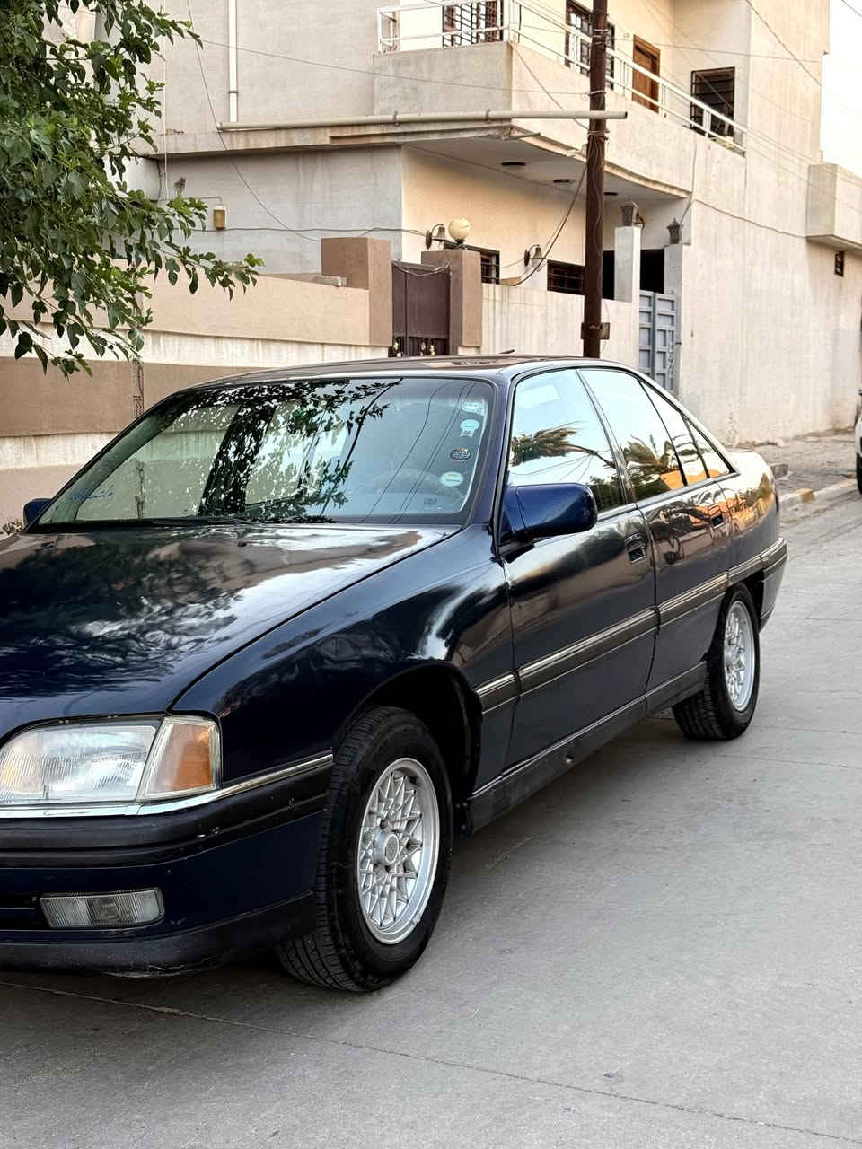 السلام عليكم اوبل اوميكا مديل ٩٣محرك ٢٠ سياره كير محرك جديد تايرات جديد شرط التحويل وبيها دفتر بانزين وسياره خير من الله نقصها بس تبريد للبيع سعرها ٤١ بي مجال ***********
