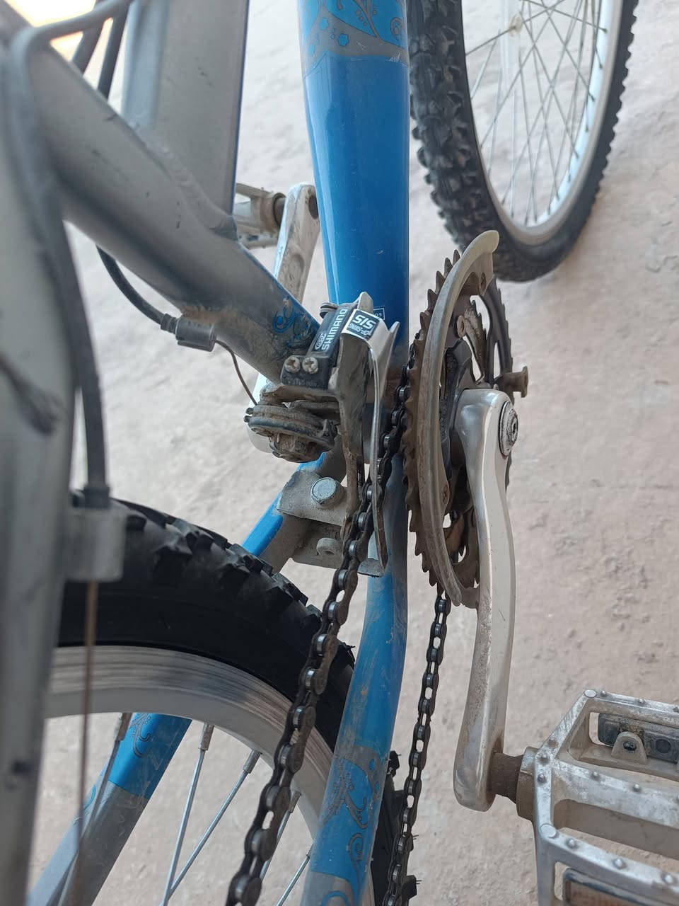 دراجه ماركه ( رالي) بريطاني حجم ٢٤
جبلي وداخل المدن 
نظام گير مكينه امامي وخلفي 
السعر 80 
الاتصال على الرقم. ***********
