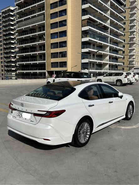 تويوتا كامري هايبرد 2024 
‏‼️ Toyota Camry Hybrid ‼️
كفاله عده رصعتين بسيطات

اليكم التفاصيل الآتية:

‏🚘 ماشيه 48000 الف كيلو 
🚘 الموديل 2024
🚘 سعة المحرك 2.0L هجين
🚘 عدد AIR BAG 9 
🚘 حساسات خلفية
🚘 لايت زينون + LED
🚘 فتحة سقف
🚘 4 دسك
🚘 قبضات أبواب من الألمنيوم
🚘 مفتاح التشغيل بصمة 
🚘 شاشة 
🚘 كاميرا
🚘 الانارة الداخلية LED
🚘 المقاعد جلد
🚘 حركة المقاعد الأمامية كهرباء 
🚘 تتسع المقصورة ل 5 ركاب
🚘 مثبت السرعة Cruise
🚘 المودات والأوامر الصوتية
🚘 أوضاع القيادة  Drive Mode
🚘 فحص أنظمة السيارة 
🚘 حساسات ضغط اطارات  
🚘 مقود جلد حياكة 
🚘 تبريد شاشة
🚘 قطعتين تبريد
🚘 هاند بريك كهرباء 
🚘 ا ABS
🚘ا Auto Hold  أوتو هولد
🚘ا ISOFIX  مثبت مقعد الطفل
🚘 رادار 
🚘 تحديد المسار
🚘 نظام مانع الانزلاق
🚘 اشارة في المرايا الجانبي
🚘 مخرج منفذ الطاقة ⚡
🚘 ا  Bluetooth / type c
🚘 شاحن هاتف Wireless 
السعر 23500 الف دولار يعني شدتين وخمسه وثلاثون ورقه وبيها مجال للطيبين

للاستفسار الاتصال على الارقام 
***********
***********
