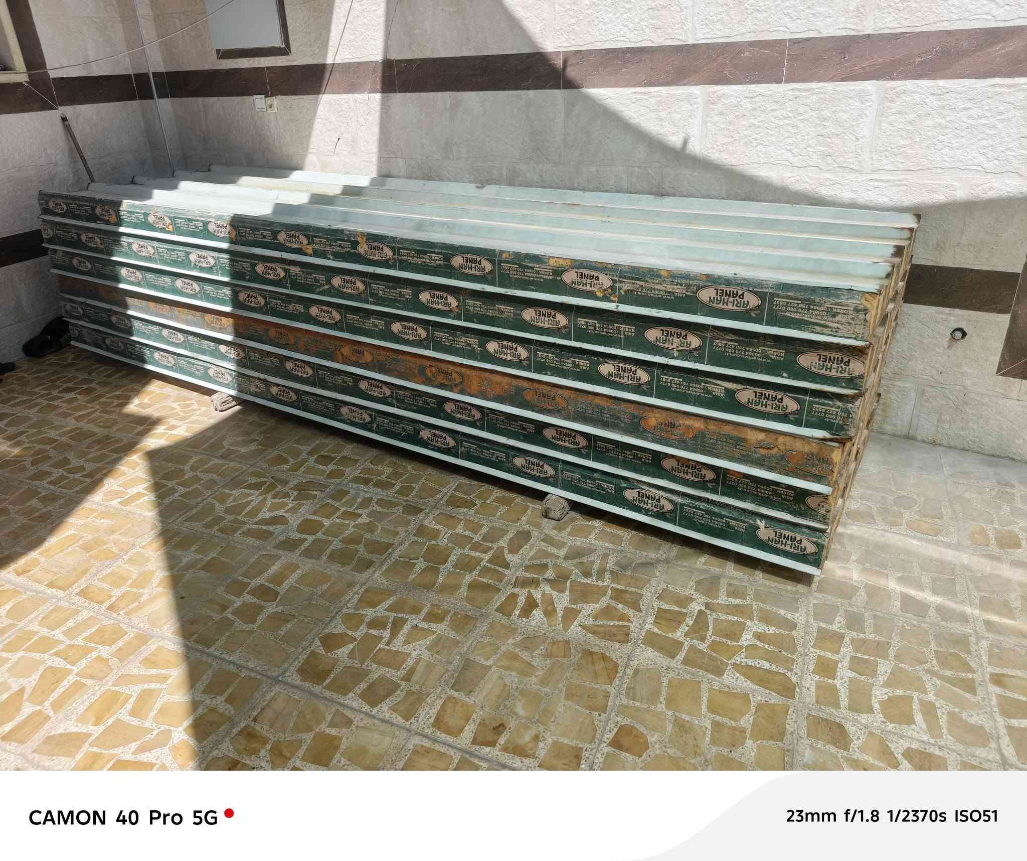 السلام عليكم للبيع سندويش بنر ٦ قطع
طول القطعة ٤  متر 
السعر ٢٥٠ ألف شلع 
***********
***********
