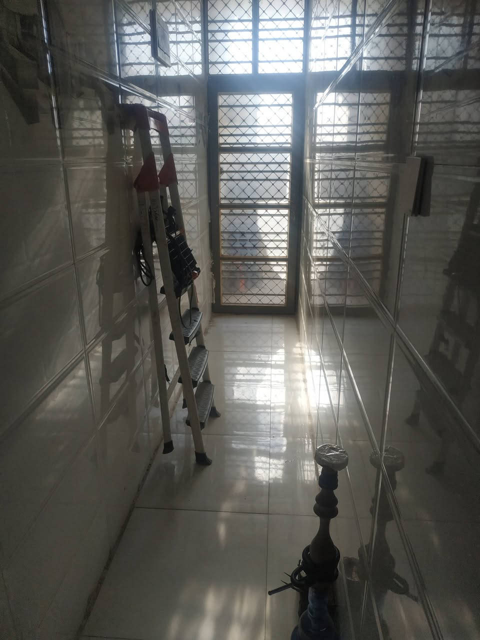 السلام عليكم لدار للبيع لمساحه ١٠٠ متر بناء جديد للاستفسار الاتصال على الرقم التالي*********** العنوان لدار بل فرع ستار لدليمي
