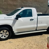 للبيع شوفرليت سلفرادو  وارد امريكا  مديل 2023 محرك 5300  / 8 سلندر  بد...