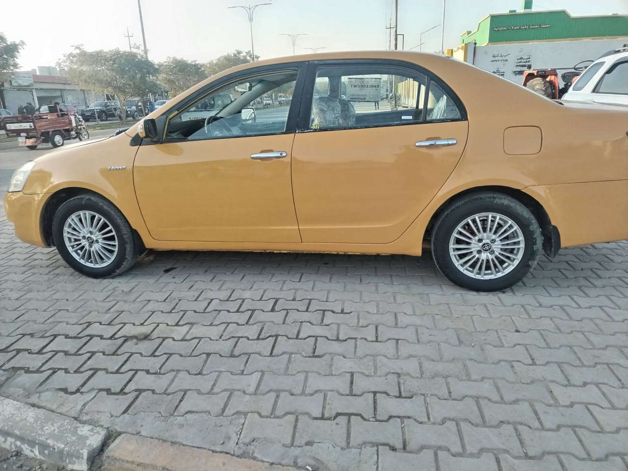 سلام عليكم
جيلي  2010
رقم ديالى شرط التحويل
(((مصفره)))
محرك كورلا ((نحله 
كير عادي
كير محرك مكفولات بالشرط
صدر جديد
تخم تاير ويل كب
كهربائيات كله شغاله
داخل نظيف كلش
مكفوله من الضربه والمعجون والخياس
السعر 33 بيها مجال بسيط
***********
***********
ديالى ناحية السعديه
