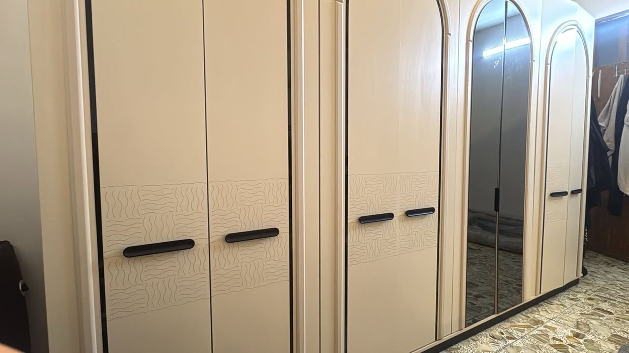 غرفه للبيع جديده اشهر صارلها مابيها ولاشخط بعدها بلجياسه خشب عراقي تصميم تركي تكمه متتحرك واتساهللكم بسعر مستعجله علبيع لان داشيل استفسار خاص


**إذا كنت صاحب هذا الإعلان وتريد حذفه لأي سبب، رجاءا أرسل رسالة إلى الدعم الفني**