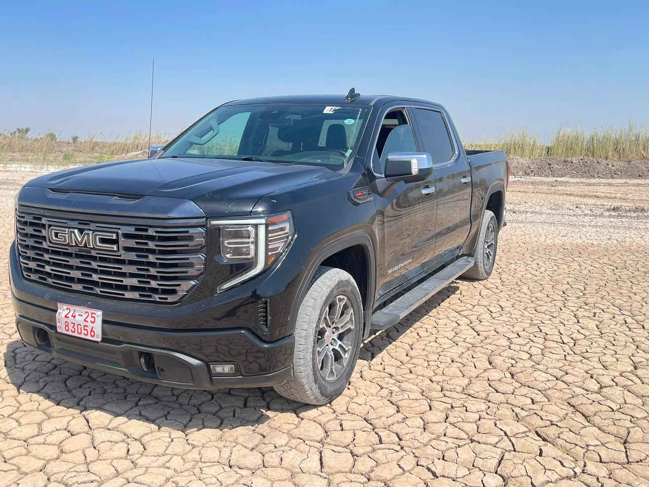 ✅ وارد أمريكي GMC Sierra SLT 2024 - وارد أمريكي 🇺🇸
✅ محرك V8 سعة 5.3L (EcoTec3)
✅ جير أوتوماتيك تعليك 10 سرعات 
✅ تشغيل بصمة + ريموت ستارت
✅ جلد فاخر
✅ كراسي كهربائية مع حفظ وضعية السائق
✅ تبريد وتسخين للمقاعد الأمامية
✅ تدفئة المقود
✅ شاشة معلومات 13.4 إنج
✅ شاشة عدادات رقمية 12.3 إنج
✅ Apple CarPlay & Android Auto لاسلكي
✅ كاميرا 360°
✅ حساسات أمامية وخلفية
✅ رادار أمامي + مثبت سرعة ذكي
✅ تحذير مغادرة المسار
✅ مراقبة النقطة العمياء
✅ مكابح طوارئ أوتوماتيكية
✅ نظام صوت Bose
✅ باب خلفي MultiPro Tailgate
✅ جنوط ألمنيوم 20 إنج
✅ سنسرات وأمان متكامل

📌 الممشى: ( 40 الف كم )
📌 اللون: ( اسود  )
حادث السياره ربع الجاملغ الخلفي ومبدل باي لون اسود نفس اللون وبيها من جوه ضربه خفيفه ماتأثر شويه وصبغتها غير هاي السياره كفاله عامه وخير من الله تبريدها ثلج 
 السياره بيع ومراوس بجيمع السيارات 

رقمي :

***********
***********
