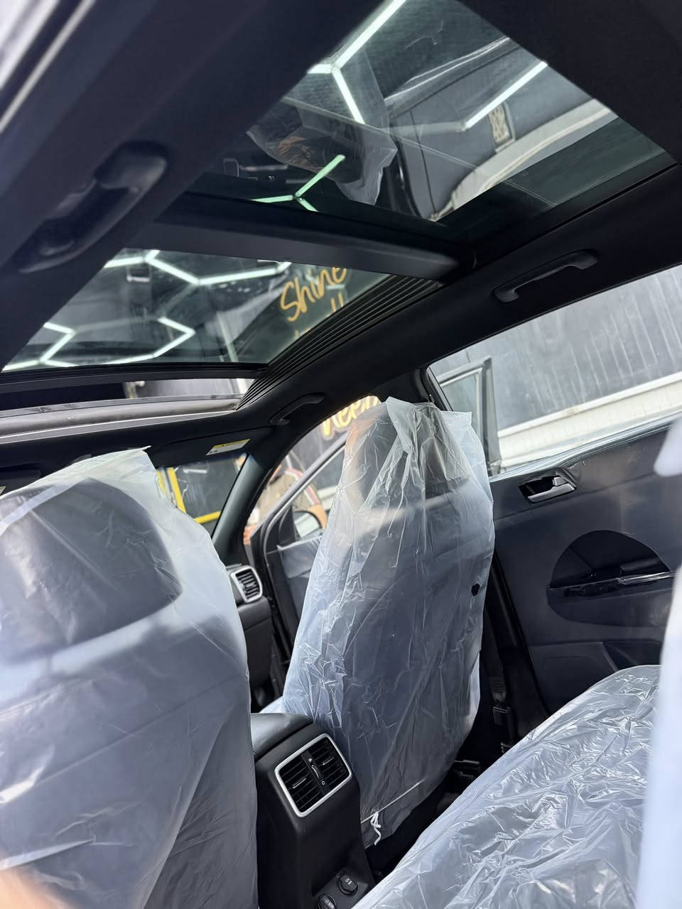 السلام عليكم
سبورتج 2021 وارد امريكي 
فول مواصفات 
اعلى فئه بمواصفات السبورتج 
كفاله عامه عدا بنيد صبغ
رقم بغداد 
السعر 190 وبيهه مجال 
***********
