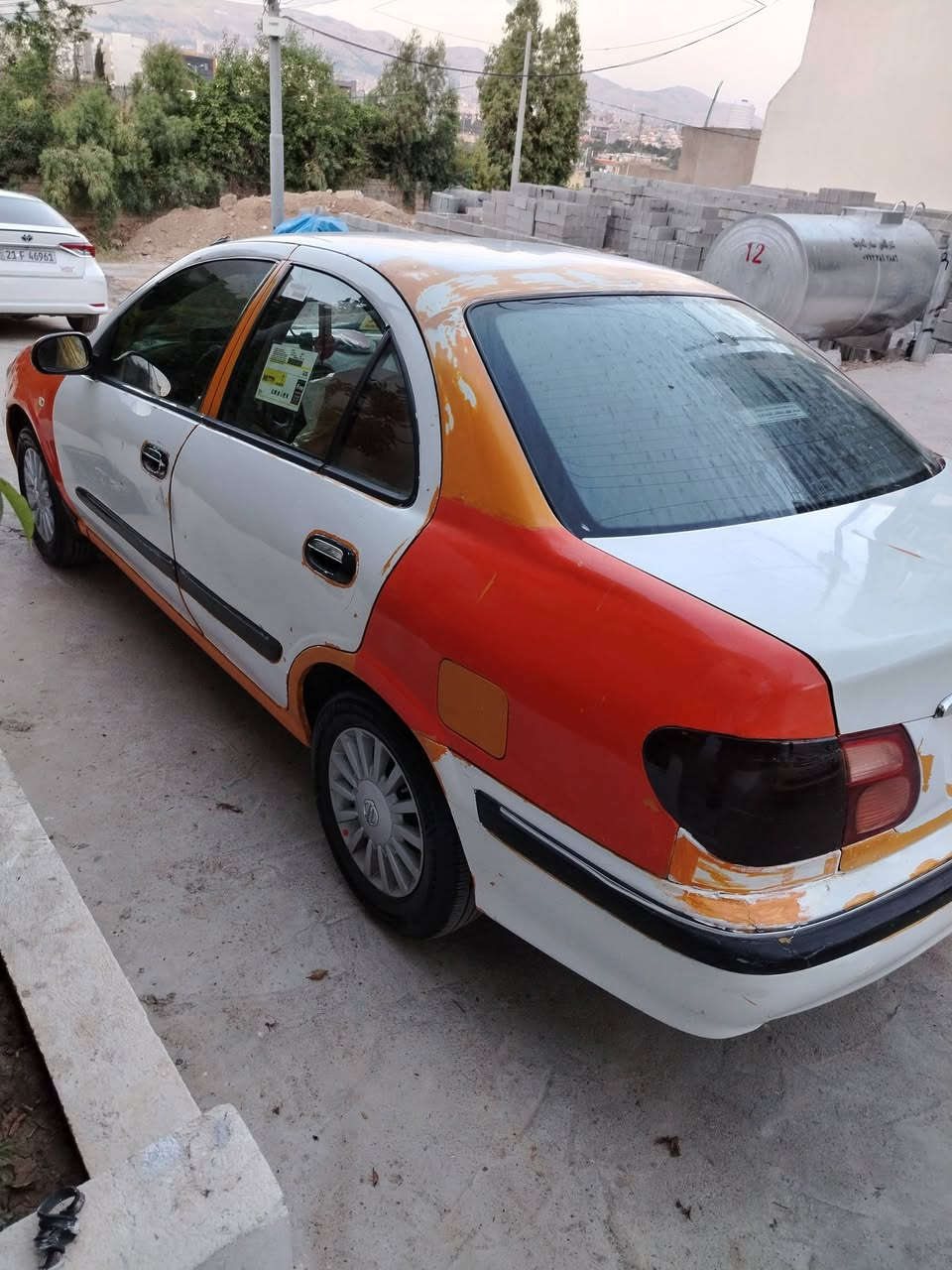 سلاوى خواتان لبيت ئه م سه نيه مان هه يه بو فروشتن 2001 سى بارجه ى دهوك سه ياره كه هه يكه لى زورجوانه كيرو مه كينه ى به شه رت ته قه و ره قه شى به شه رت سه ياره مالى دووسته نرخى 75كه لا كه ميك مه جال زماره ***********
