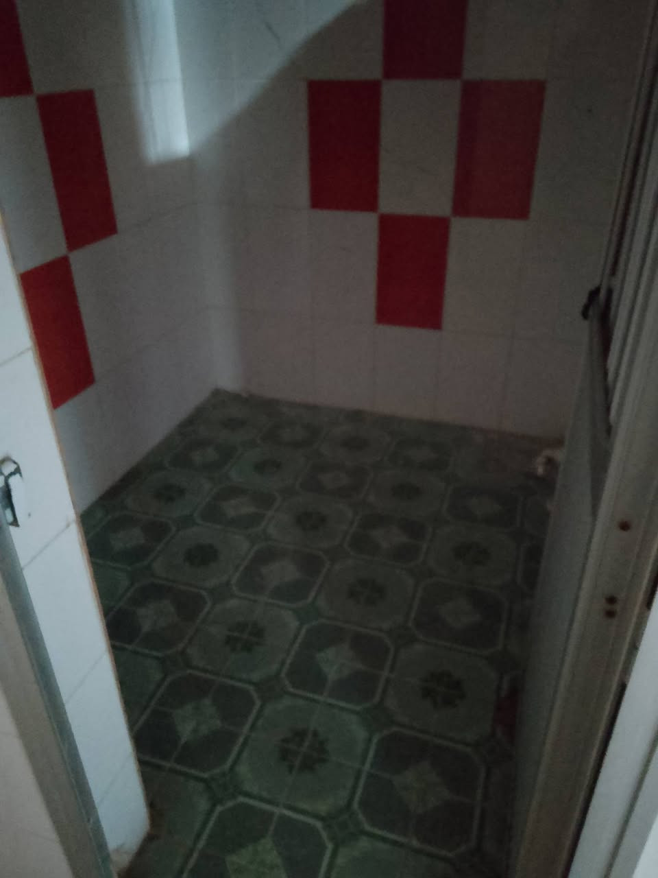 بيت لايجار حاجي اوه قريب مركز سيوان قاط ثاني لاستفسار لايجار 250الف ***********
