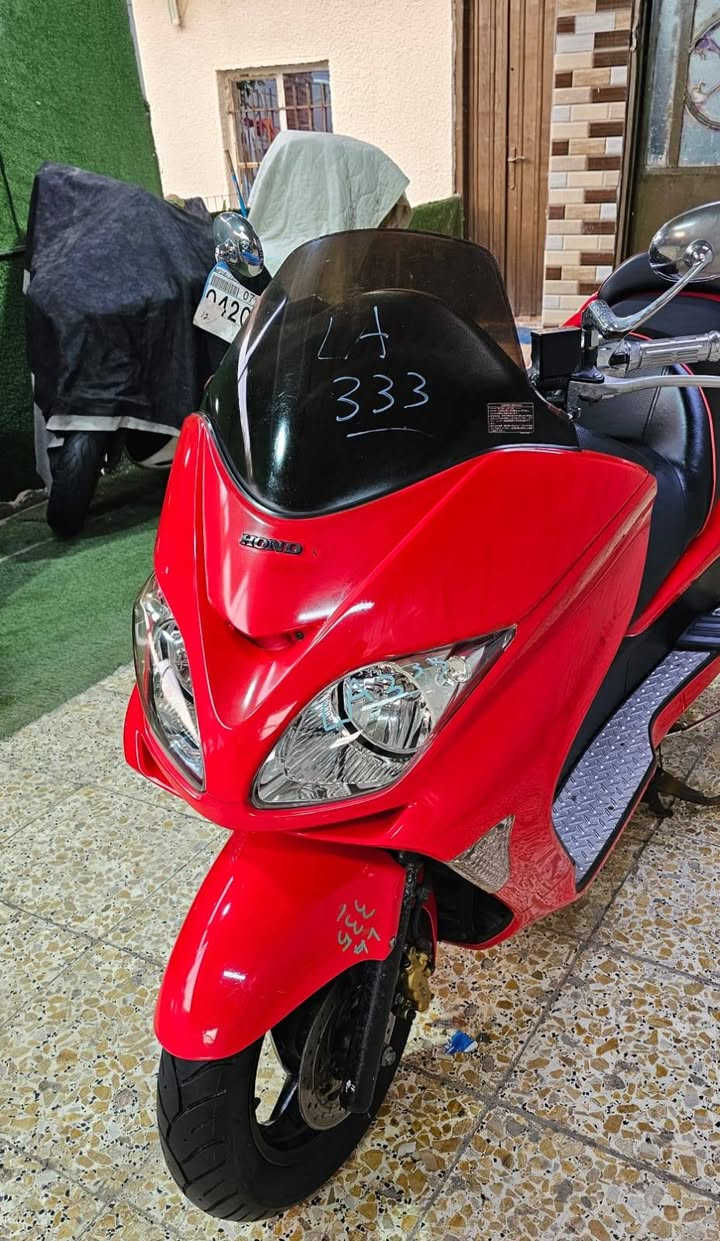 السلام عليكم دراجه فورزا 0'8 ماشيه ١٥الف وبصمتين عنوان بغداد البياع  ***********
