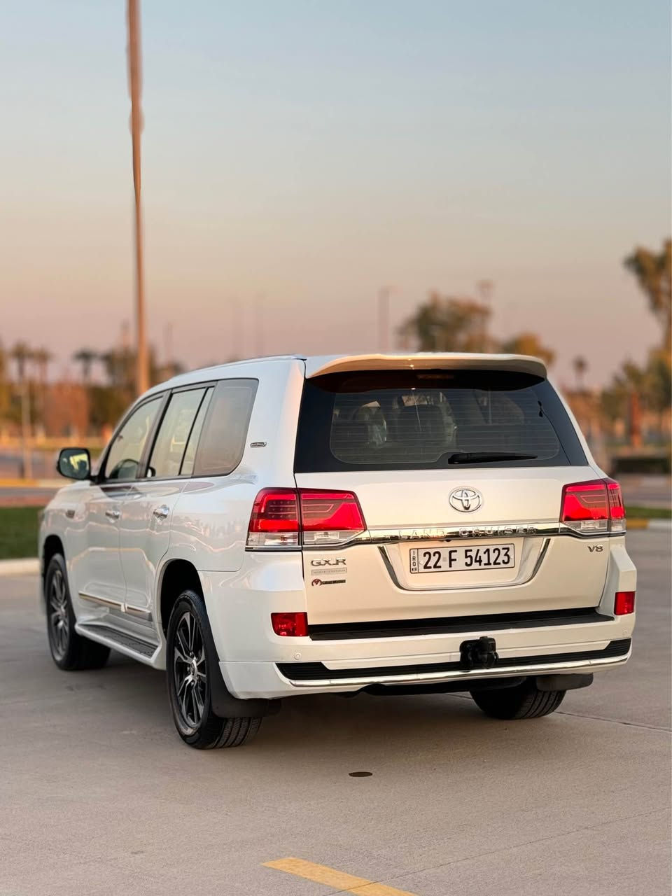 تويوتا لاندكروزر موديل ٢٠١٧ 
GXR V8  ٨ بستون مكينة ٤٦٠٠
٩٠ هةزار حقيقي رويشتية
رقم و سةنةوى و هةزةى هةمووي نويية بةناوى خومة گير و مكينةي نةكراوةتةوة به شه رت  بئ بؤياغه هيچى نيه ته نها دوو  چى تعديه
باقى هه موو شتيكى  به شه رت پيش و پشتى 
كراوه ته  ٢٠٢١ هه تا بليى سه ياره كى خاوينه
Eco  سلايد  دةبل گير ئوتوماتيك و عادي
دبل ماوس  تبريد مركزي  شاشة ايباد        تحكم سكان تحديد سرعة ٨ ايرباك
لايت مسح  كوشين جلد  كوشين كارةبايي
سةلاجة  ئاوينة كاميره  كاميرا ٣٦٠ دةرةجة
بصمة و شغال  حةساسي بيش و بشت
لايت زينون  لايت اوتو  شغال لة كونترول
پينج كاميرا   زور مواسةفاتي تر .....
سعر  🔥  455  🔥
 ***********  /  ☎️ أربيل, العراق
