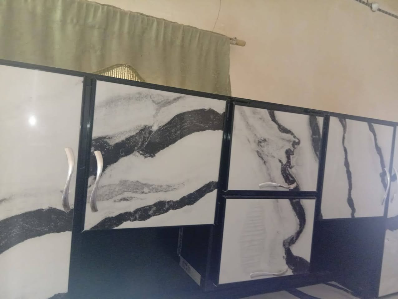 متاح كاونتر حديث ونظيف جدآ جدآ شخط ماببه السعر ب٤٢٥ ألف فقط
مكاني قضاء القاسم ناحيه الطليعه توصيل ماعندي 
للتواصل موجود خاص


**إذا كنت صاحب هذا الإعلان وتريد حذفه لأي سبب، رجاءا أرسل رسالة إلى الدعم الفني**