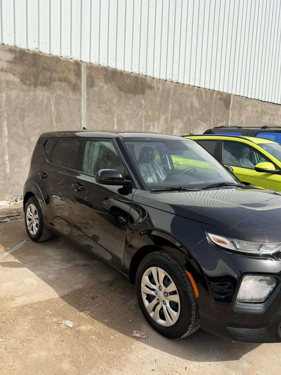 سلام عليكم
كيا صول للبيع مديل 20 لون اسود 

بصمتين

ممشاها 100كيلو وليس ميل 

مكينة دوش المرغوب والكير المرغوب شرط الفحص 

طخم تاير جديد اصلي . 

حداديه كامله مابيه كل نقص شرط 

تبريد يثلج شرط تدفئه كلشي كامل

دواخل اسود 

ثلاث انضمه قيادة 

باتري جديد ضمان سنه 

مثبت سرعه 

تحكم ستيرن جهتين 

شاشه بلاديه 

سيارة جاهزه ربع دينار ما تصرف عليها 

سيارة ما متعوبه نسائيه 

دهن كله اصلي 

بانزين عادي محسن عادي 

بس مدارينها بالمحسن 

يعني سياره مفوله للاخر مابيه كل نقص 

شرط الجام ما بي شخط 

حادث امريكه فقط بنيد راجع ع البارد بدون دواخل فقط ايرباك ستيرن 

زنون عالي ناصي 

سيارة بيها طخه بالبصرة بسيطه بالباب خلف صدر ومرجعها pdr 

شرط التحويل باسمي السيارة . 

السيارة سعرها 128 وبيها مجال بسيط حق الجيه وما تلكه هيج سعر ابداً والشراي والجنايً يعرف هل شي 

للاستفسار الاتصال ع ***********
