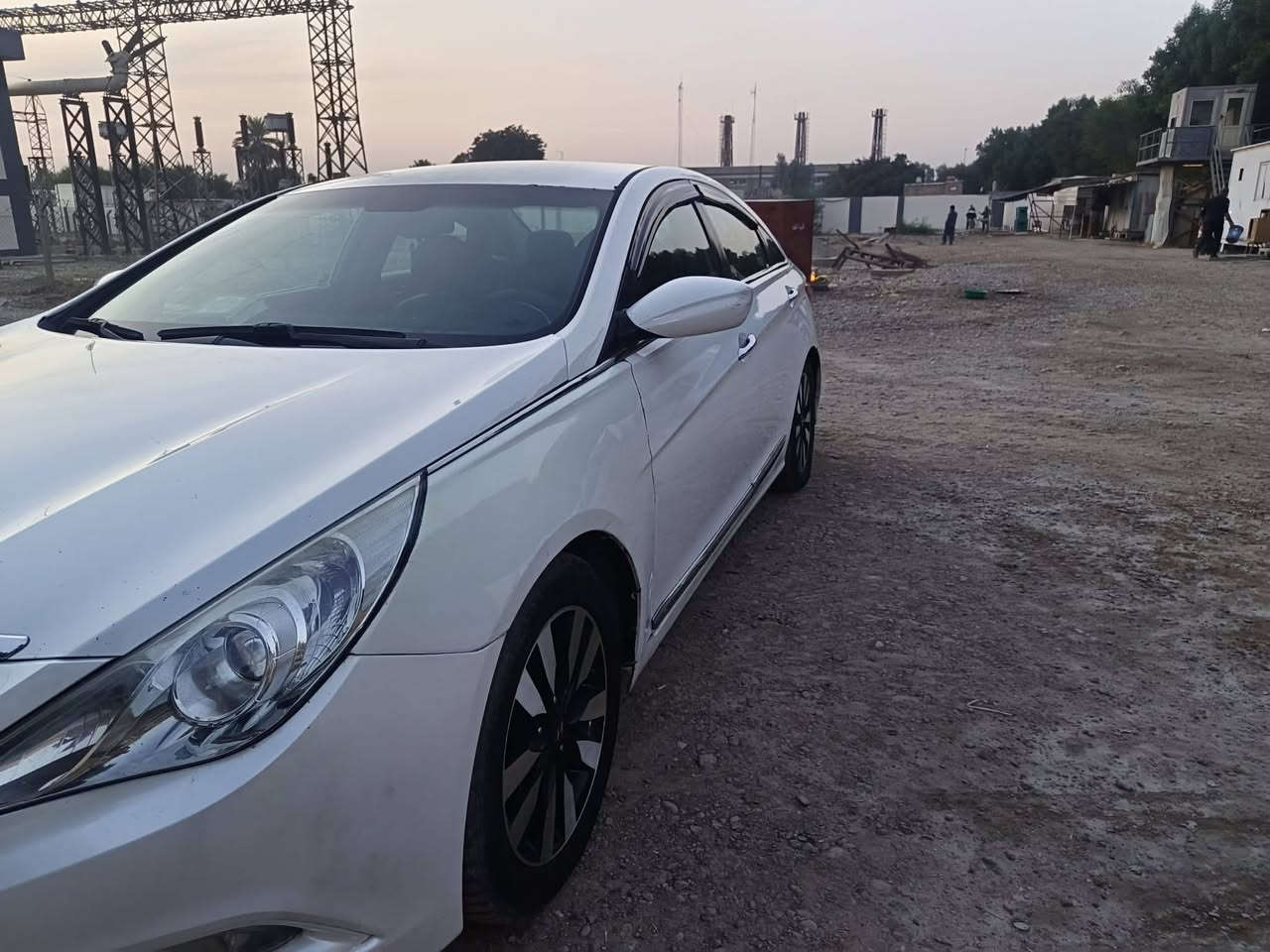 سوناته 2012 وارد امريكي ضرر جنطه  مصبوغه احزام بس قطعتين مابيه صبغ سعره  85 محرك او كير  وتبريد خير من الله تبريده ثلاجه. سياره بصمه شفتات بل ستيرن غرفته نضيفه سياره مابيه ضرر داخلي ولا تكم بس ضرره خلفي للتواصل***********واتساب
