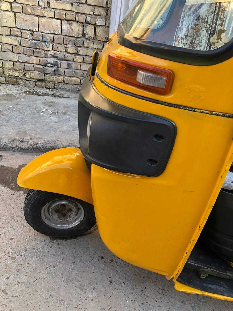 سلام عليكم تكتك للبيع مديل ١٨ رقم وسنويه رقم ***********
