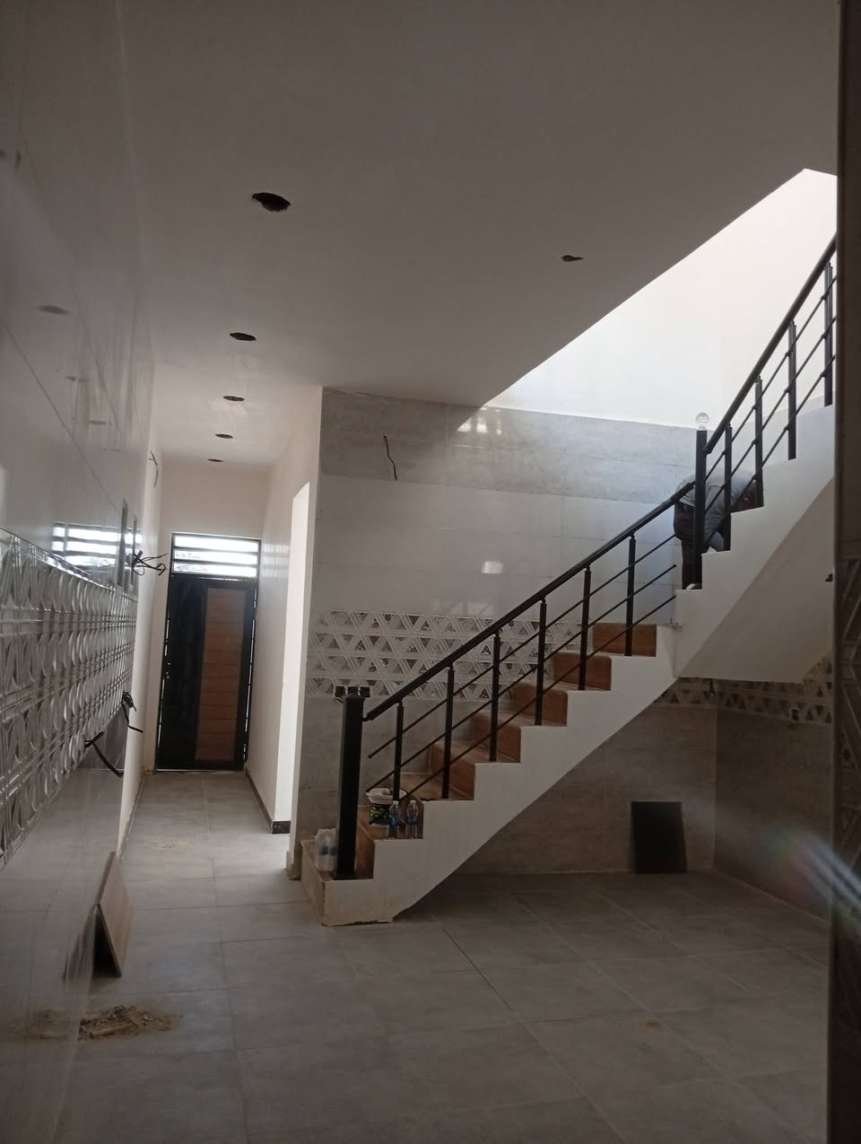 السلام عليكم 
بيت مساحه م  ١٠٠ للبيع  الزعفرانية المنطقه النموذجيه  بيت بنيه قرار ٢٥ 
فرع ٢٢ السعر ٨٢  ستفسار ***********
