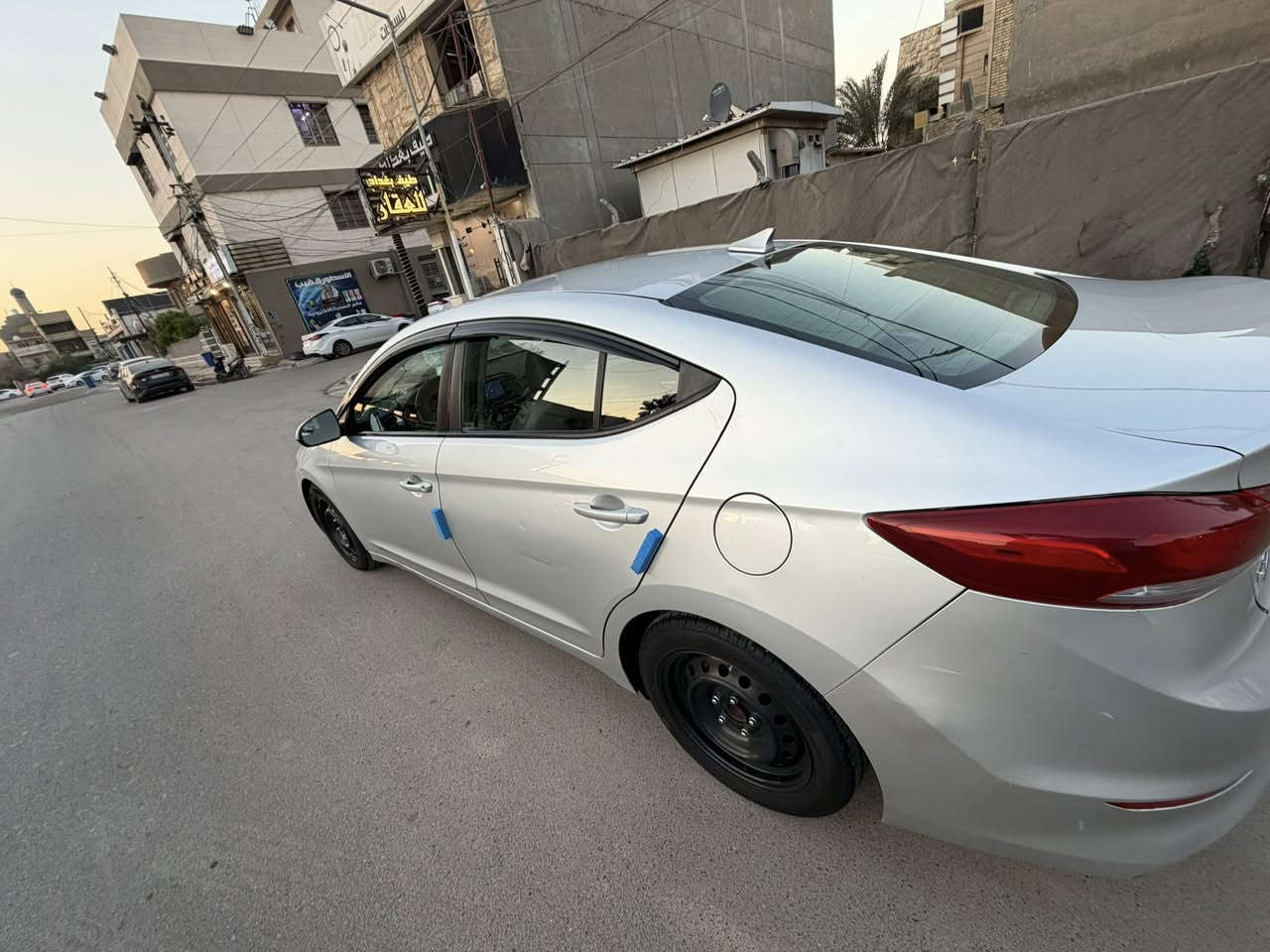 السلام عليكم النترا 2017 وارد امريكي تبديل قطعه وحده فقط وربع البنيد مصبوغ والباقي كله ع وضع الشركة ماشيه 110 ميل السياره باسمي رقم بغداد مكاني علي الصالح وتفاصيل الباقيه بلسونار *********** السعر 128
