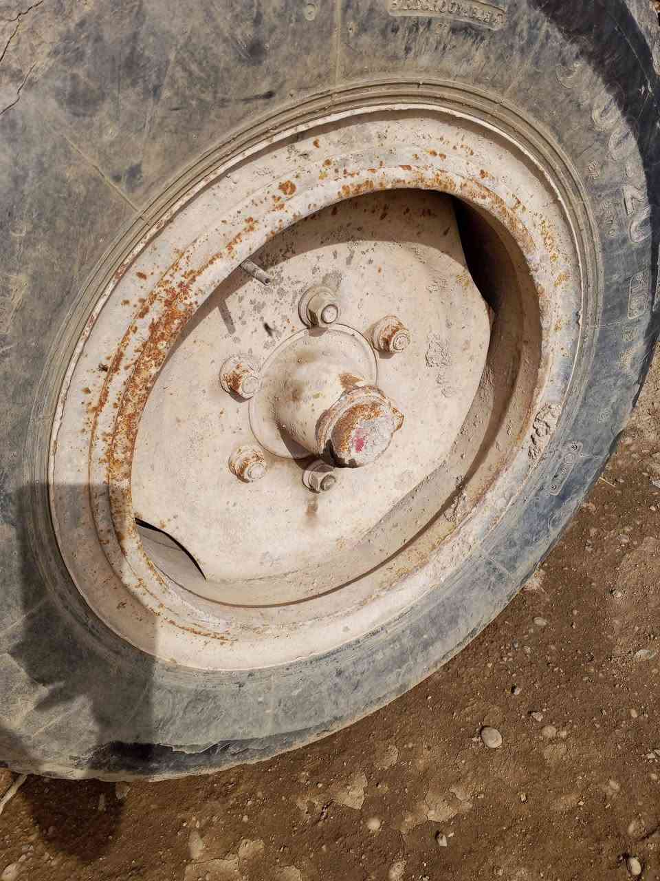 سلام عليكم للبيع وياله بلاديات حجم 20 مال مقطوره مال عربانه اربع تايرات ومكاني بغداد الشعله اتصل على الرقم وبيك خير ***********
