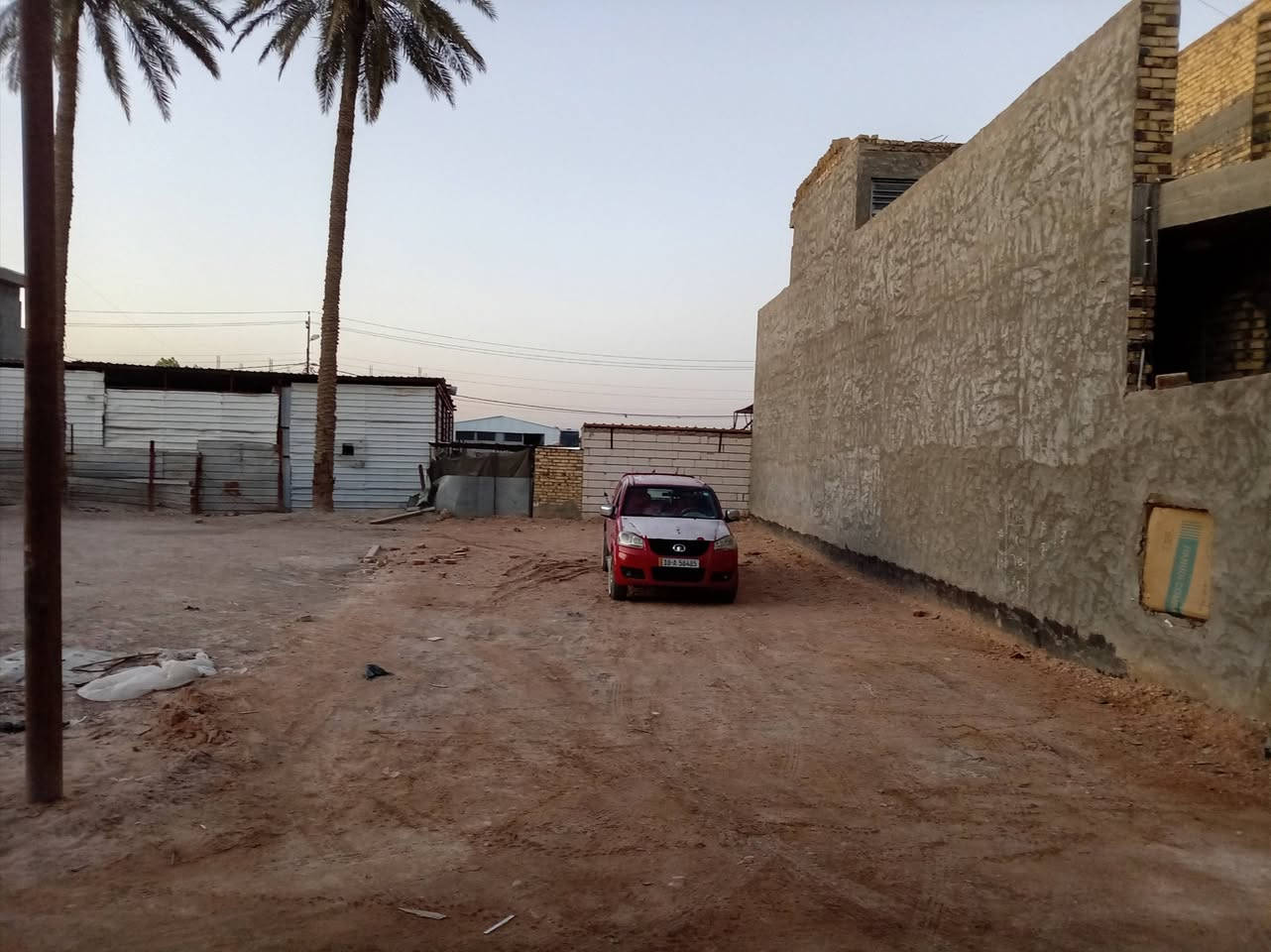 السلام عليكم  يالله اللهم صلي ع محمد وال محمد خلف التجاري تصلح مخزن وسكن شارع ٨٠ المساحة ١٥٠ متر 
***********

