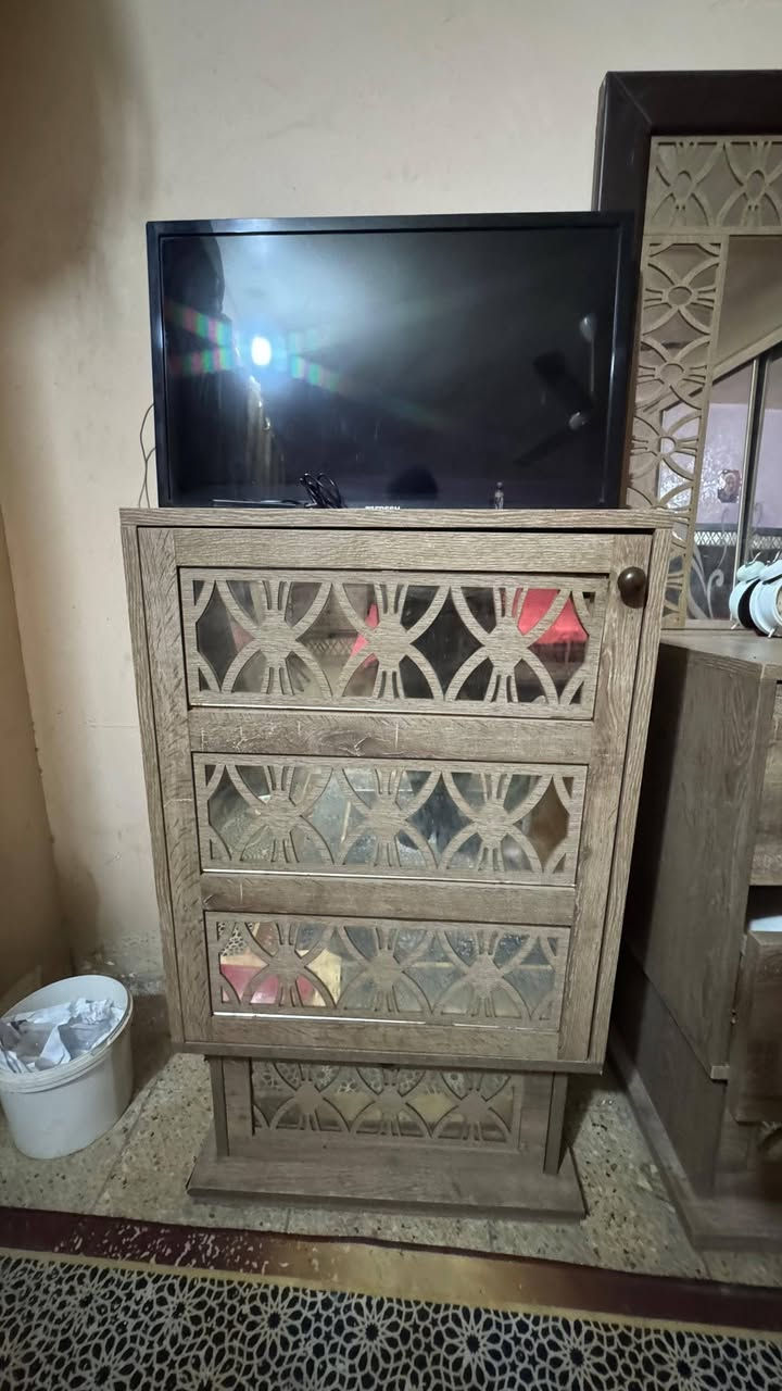 غرفة نوم تركية 8 قطع ثگيله تكمه مع صوميه ( تخت نوم )
العنوان : بغداد / حي الاعلام / شارع البدالة
السعر : 750,000
للتواصل : ***********
