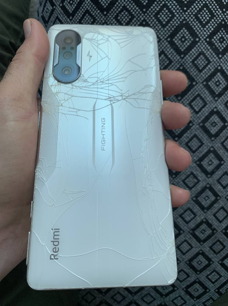 Redmi k40 Gaming
ram 12+3
Storage 256 GB
Charg 67 wat
nrx 120 $$$
kaml ashya
hamu shteki biladi nakrawaya 
Haybi mobilaka kamek xwar bwa w pshti shkawa lawenakash dyara 
nawnishan ranya 
***********
هەموو شتێکی بیلادی ،نەکراوەتەوە 
حەیبی موبایلەکە تەنها کەمێک خوار بووەو پشتی شکاوە لەوێنەکەش دیارە
ناونیشان ڕانیە رانية, السليمانية
