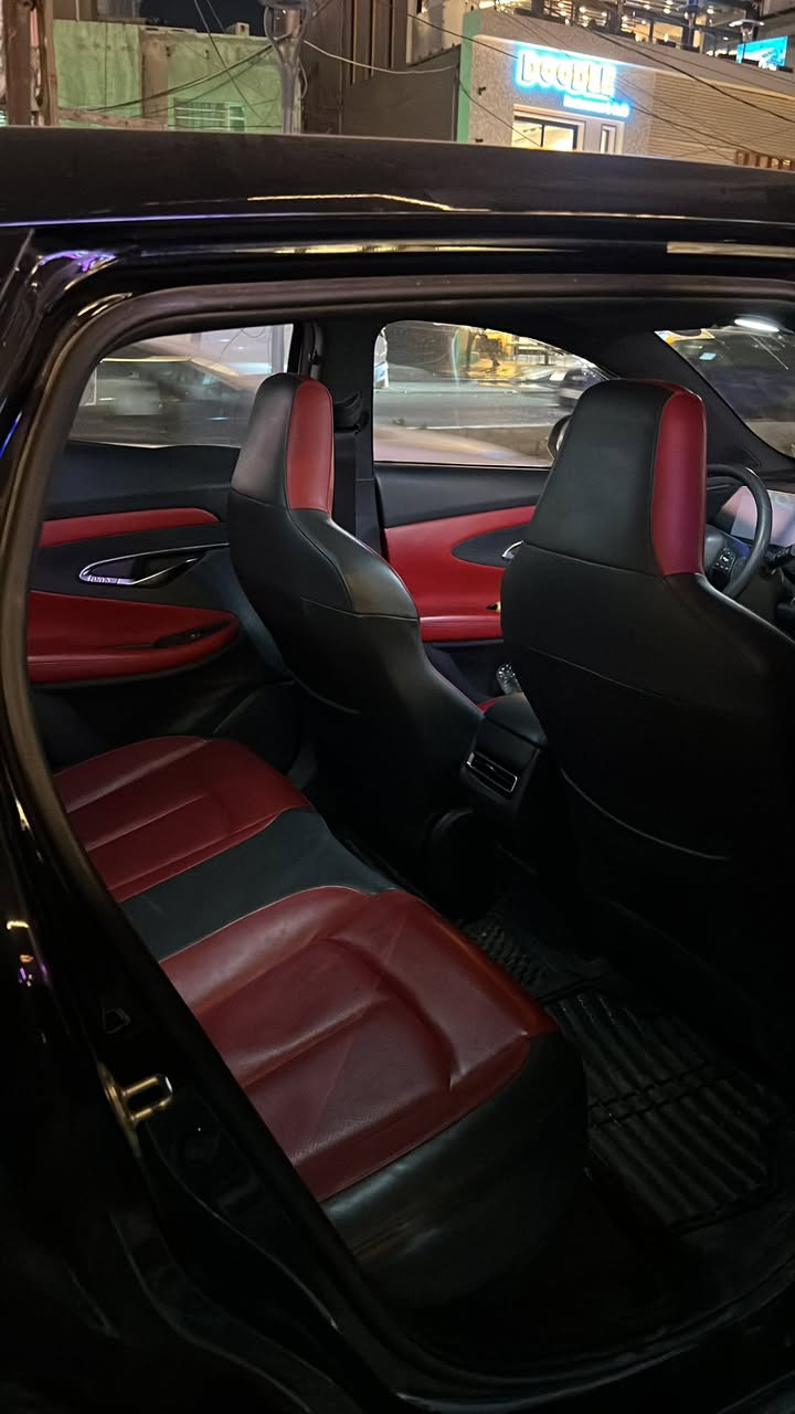 شانجان  unit 2023  بعدها بضمان الشركة من شركة لؤلؤة البخيت
اقساططط
 واصل من سعر السيارة ٢٦٠ ورقه 
باقي ١٤٠ ورقه 
بدون كفيل سكنة بغداد فقط 
للبيع سعر  ١٤٥ وبيها مجال بسيط 
السيارة مكفولة من الصبغ 
بيها طخة بل جاملغ بسيطة ممصلحة
مواصفاتها افول شي 
بانوراما نقطة عمياء كاميرات ٣٦٠ 
اتو بارك تشغيل عن بعد وبعد بيها كلش هواي مواصفات 
محركها توربو اقتصادي كلش 
الشراي يتصل 
مكاني بغداد
واتساب فقط: ***********
اتصال: ***********
