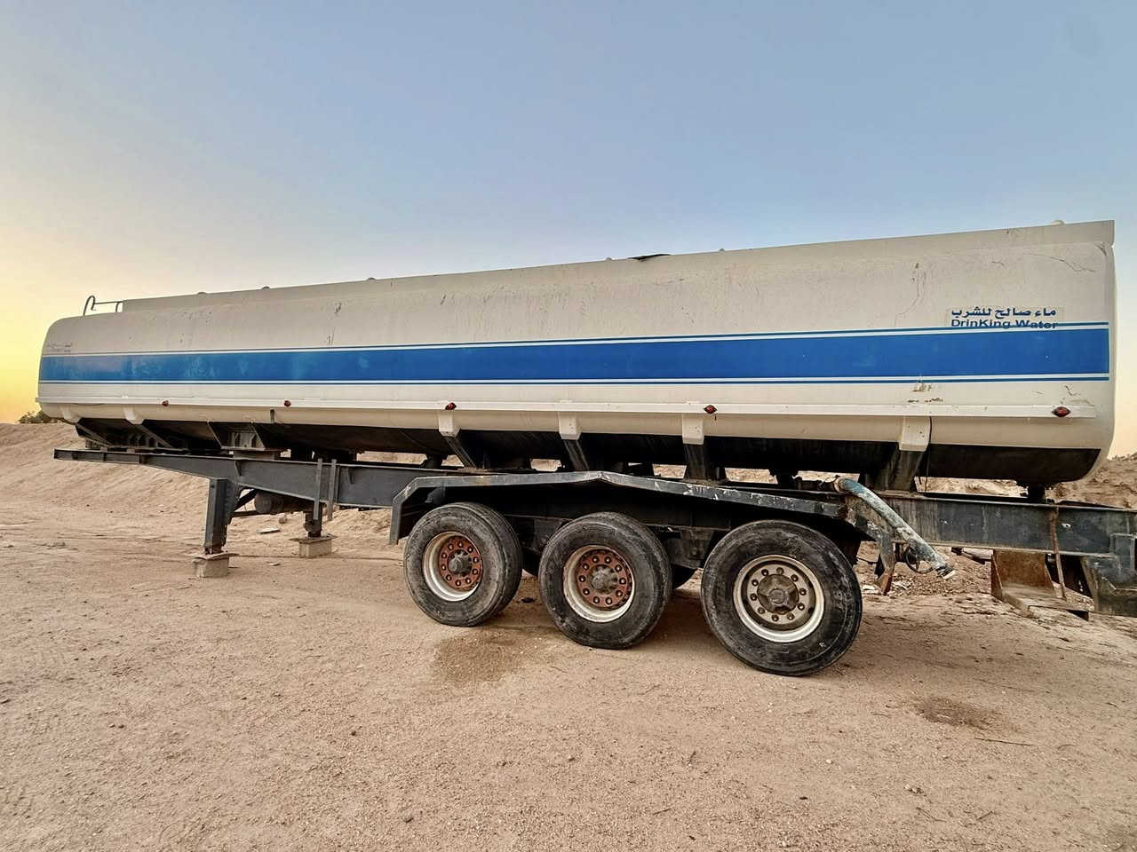 للبيع صهريج ماء فافون حموله 36طن  سعر85وبيها مجال مكاني بصرة زبير ***********
