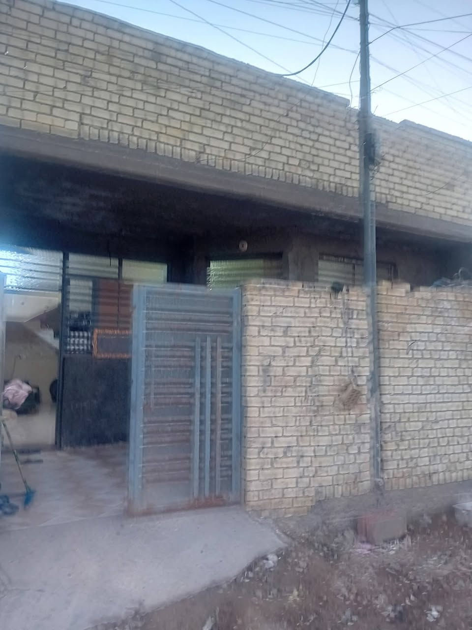 سلام عليكم بيت 100م زراعي مربع قرب شارع صناعي مراوس بيت او قطعه وبيع قصد نص المبلغ او حاضر للستفسار ع رقم الهاتف ***********
