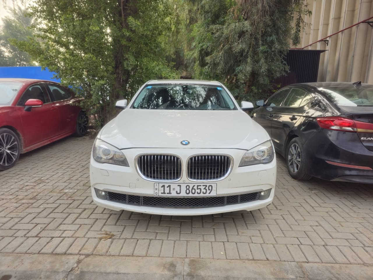 السلام عليكم
بي ام دبليو حجم ٧٥٠ باب طويل موديل ١٢ فول للأخير
سعر 165وبيها مجال 
بغداد حي العامل 
***********
><><><><><><><><><><><><<<><><><><
كشنات جلد +كهرباء +كشن السايق مساج+اماميه تدفئه تبريد
كشنات الخلفيه تدفئه
تبريد مناخي منفصل امامي خلفي 
كامره خلفيه دواره ٣٦٠ درجه 
حساسات امامي خلفي 
رادارت جانبيه 
مري شفط + قلاب
بردات جانبيه + تحكم من الجهتين 
٤جام اوتو 
بوب شفط + هيدروليك 
جنطه كهرباء 
تدفئه ستيرن 
كامره اماميه 
مرايه وسطيه اوتو دم 
داتا شو 
اوتو هولد
سايد بريك بصمه 
ستيرن كهرباء 
تحكمات ستيرن جهتين 
ثلاث انضمة قياده 
بك لايت لد
اشاير ٤ لد 
لايت زنون + داينمك + اوتو 
فتحة سقف 
ترحيب دوسه + ترحيب ابواب  
بصمه ابواب
اناره ليزريه احمر كل مكان 
ويل كب ١٨ تو سايز ختم m
دشبول  + ابواب صاج 
بصمه تشغيل
 
رقم بغداد الدولي 
****************
الاضافات / دركه الياف كاربون ختم m حفر ٥٠٠دولار 
عينه دشبول m  ٤٥٠ دولار 
شاشه وسطيه مال موديل ٢٠  ٤٠٠ دولار
تخم تاير دنلوب اصلي ٩٠٠ دولار
""""""""""""""""""""""""""""""""""""""""""""""""""""""""""
السياره وارد امريكي حادثها مياه امطار بدون نسبه تعمل وتسير 
مابيها لاصبغ ولا ضربه ولا تبديل ولا معجون 
فقط بارد بالجاملغ الخلفي جهه السايق 
كير مكينه تبريد خير من الله 
عليها ادامه كامله ماعدا الصدر ٩٠ بالميه 
سعرها 165وبيها مجال 
مكاني بغداد حي العامل
