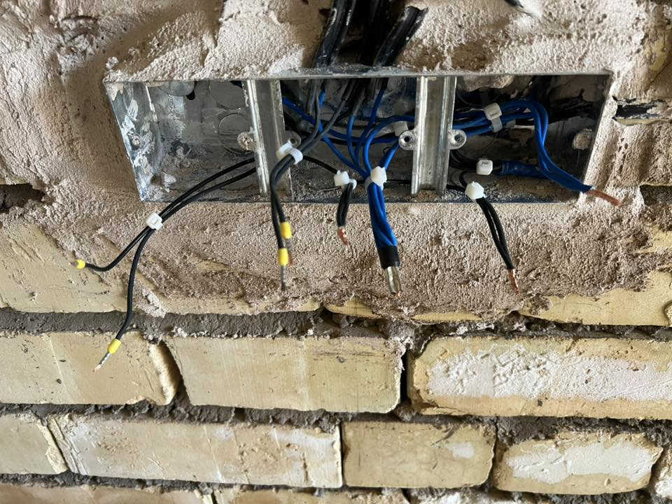 ⚡ كهربائي متخصص في بغداد ⚡
خدماتنا:
🔹 تأسيسات كهربائية (سيمنز – بوري)
🔹 صيانة وتشطيب بيوت 🏠
🔹 خبرة بأنظمة ATS 🔧

📲 للتواصل واتساب: ***********
📍 بغداد _ ابو غريب
