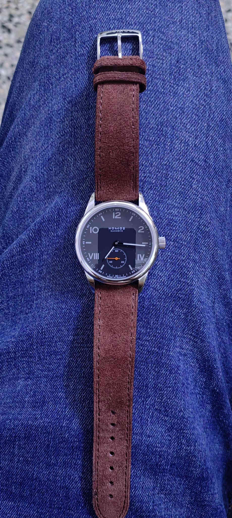 بسم الله الرحمن الرحيم
السلام عليكم ورحمة الله وبركته
ساعة نوموس الماني ماستر
للبيع بسعر (125) الف دينار شامل التوصيل
 السعر قابل للتفاوض 
DHL امازون كوبي ماستر اوتوماتيك درجة اولى بدون ملحقات مثل ما موضح بالصور علبة عادية متوفر لونين ابيض سير اسود  واسود سير جوزي الساعة معلمة بالكامل
 للحجز والاستفسار الاتصال على الرقم (***********) يوجد توصيل كافة المحافظات.
