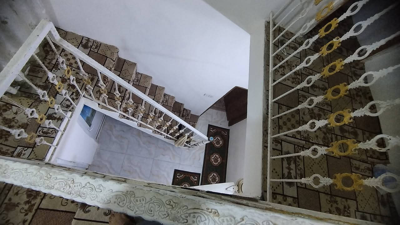 بيت 50 متر طابو زراعي مرقم مشمول بالتطويب والخدمات السهيليه خلف الاقسام الداخلية ثاني فرع منطقة مرتبه اساس وسقف كونكريت نظيف جدا كامل غرفتين ومطبخ واستقبال سعر 33 مليون ***********
