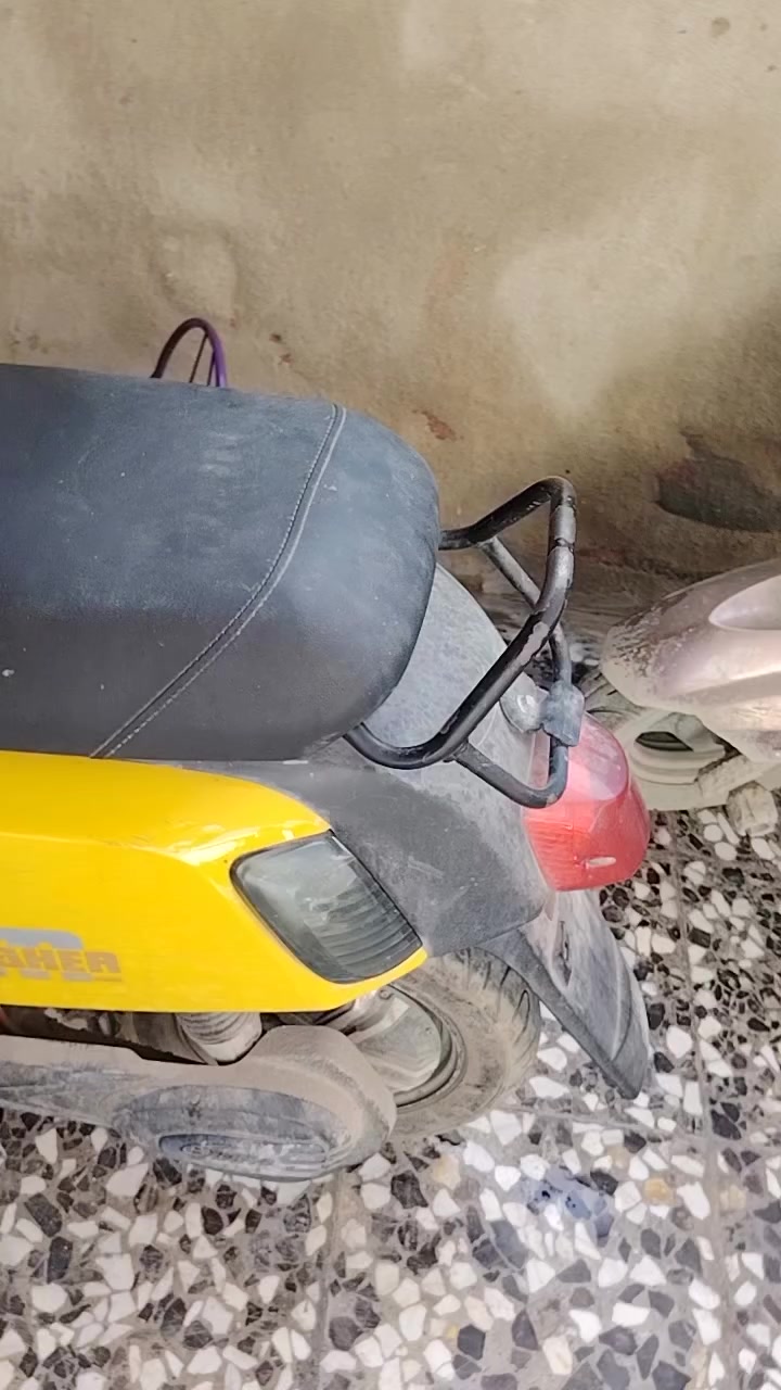 السلام عليكم دراجة شحن البيع
بوليسية كاملة دراجة نضيف كلش
سرعتها 3 نمر
بك R
سرعة الحقيقي 75
سعرها ع خاص واتساب
***********
