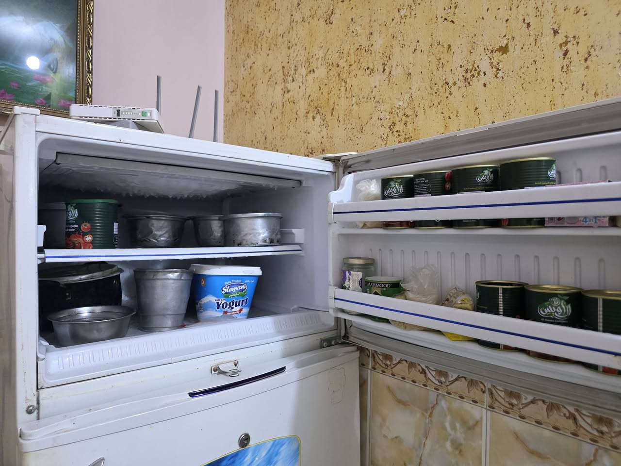 السلام عليكم للبيع ثلاجة نضيفة وتجميد خير من الله السعر ٢٠٠ بيه مجال عنوني تقاطع النهروان منطقة 9نيسان 

رقمي *********** واتساب خاص متواجد
