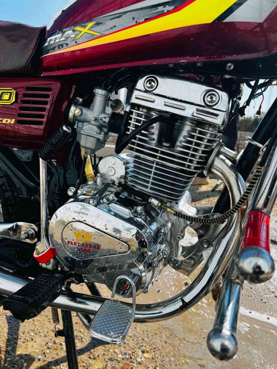 ماطور للبيع خمسة كير  ٢٠٢٠  السعر ٣٥٠ وبية مجال شغال كلشي ما بية  شرط محرك صافي  دراجة حلوة    ويل جديد مقص الورة بدلتو  مستعجل للبيع اتصل ***********
