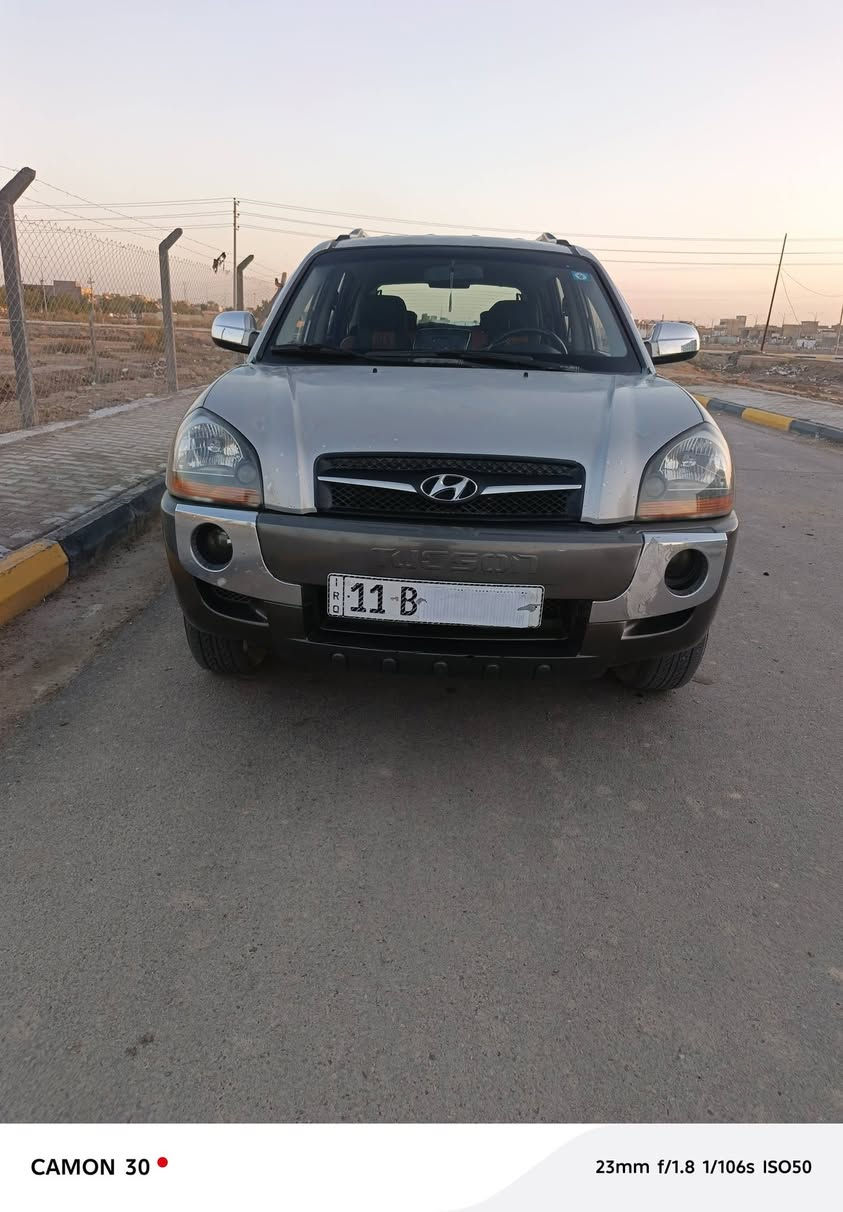 توسان 2009 وارد كوري مكفوله من الضربه والصبغ رقم بغداد دولي محرك 2000 باسمي محرك كير تبريد حداديه خير من الله امراوس او بيع حسب القناعه   السعر 115 $  وبيه مجال مكان السياره الكوت 
***********
***********
