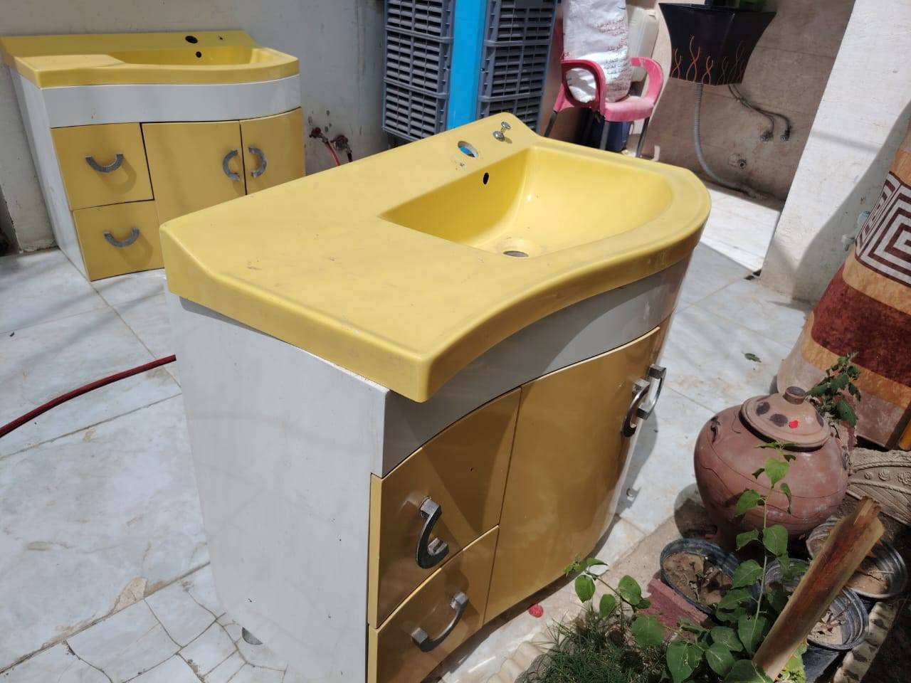 مغاسل كميه ام الميز تحفه نظيف اخو الجديد شرط الفحص سعره ٥٠الف الشراي يتصل *********** *********** كربلاء, العراق
