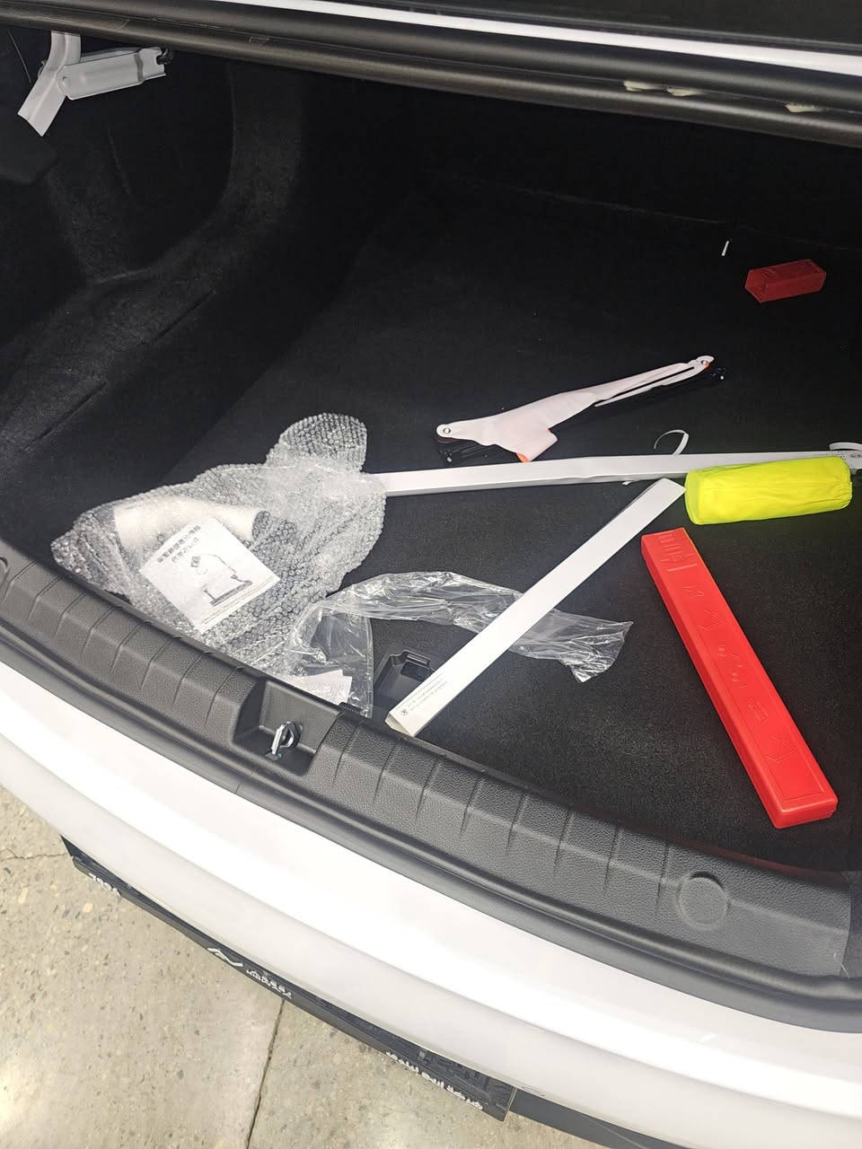 🚗 للبيع 

بي واي دي سيل 5 (BYD Seal 5) – موديل 2025  
🌍 المدينة - بغداد  - معارض البياع-شركه تاج الدين
***********.***********

•   🛣️  المسافة المقطوعة   -زيرووو 
------------------------------------------------------------ 
💰 السعر:    عرض خاص🔥🔥🔥
✅ المواصفات : 

بي واي دي سيل 5 (BYD Seal 5) – موديل 2025 
🇨🇳 وارد صيني
🛡️ الحالة: زيرو / مكفولة
⚙️ المحرك: 1.5 لتر
📊 الممشى: زيرو
🛞 الويل: 18 إنج
• محرك 1.5 اقتصادي
• ناقل حركة أوتوماتيك
• شاشة وسطية حديثة
• شاشة عدادات رقمية
• كاميرا خلفية
• حساسات
• تحكم ستيرن
• مثبت سرعة
• تكييف أوتوماتيك
• دخول ذكي + تشغيل زر
• مرايات كهربائية
• أنظمة أمان (ABS – مانع انزلاق – Airbags)
• تصميم عصري
• مساحة داخلية مريحة

#للبيع #سيارات_للبيع #سيارات #بغداد_سيل
