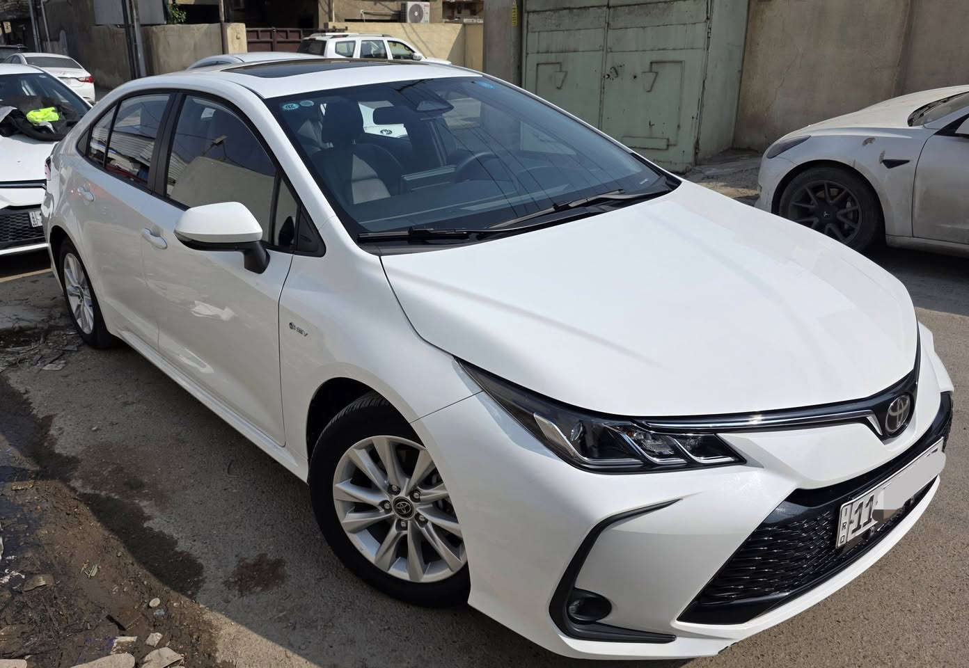 السلام عليكم
للبيع كورلا هايبرد 
الشكل الخليجي 
موديل 2025
ماشيه 5600  كيلو 
مكفوله كفاله عامه من الصبغ والبارد  
فول مواصفات عدا الكشن مو كهرباء
رقم بغداد تحويل مباشر 
السعر158 وبيها مجال بسيط 
للاتصال ***********
مكان السياره بغداد البياع
