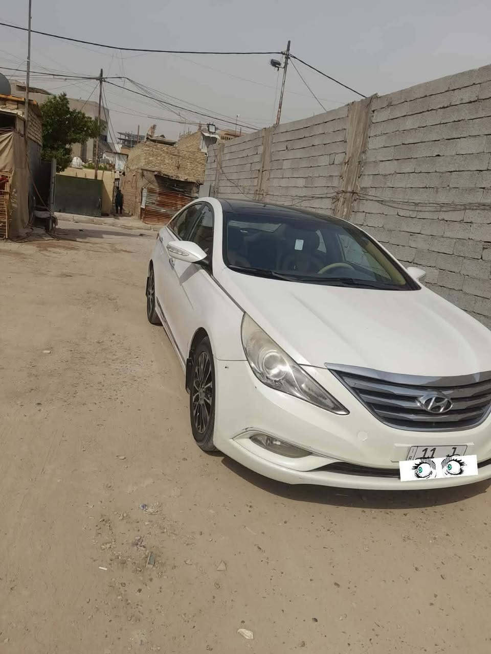 سوناتا خليجي للبيع ٢٠١١ بغداد رقم انكليزي هزه جديده بأسمي تحويل مباشر . قماره بانوراما اي صبغ مابيها ماعدا الدعامية الامامية مصبوغه . بيها بارد بسيط اباب السايق وبارد زغير بقبق الصندوق . مكان السياره بغداد الكرخ 
السعر . 125 ورقه
اتصال . ***********
