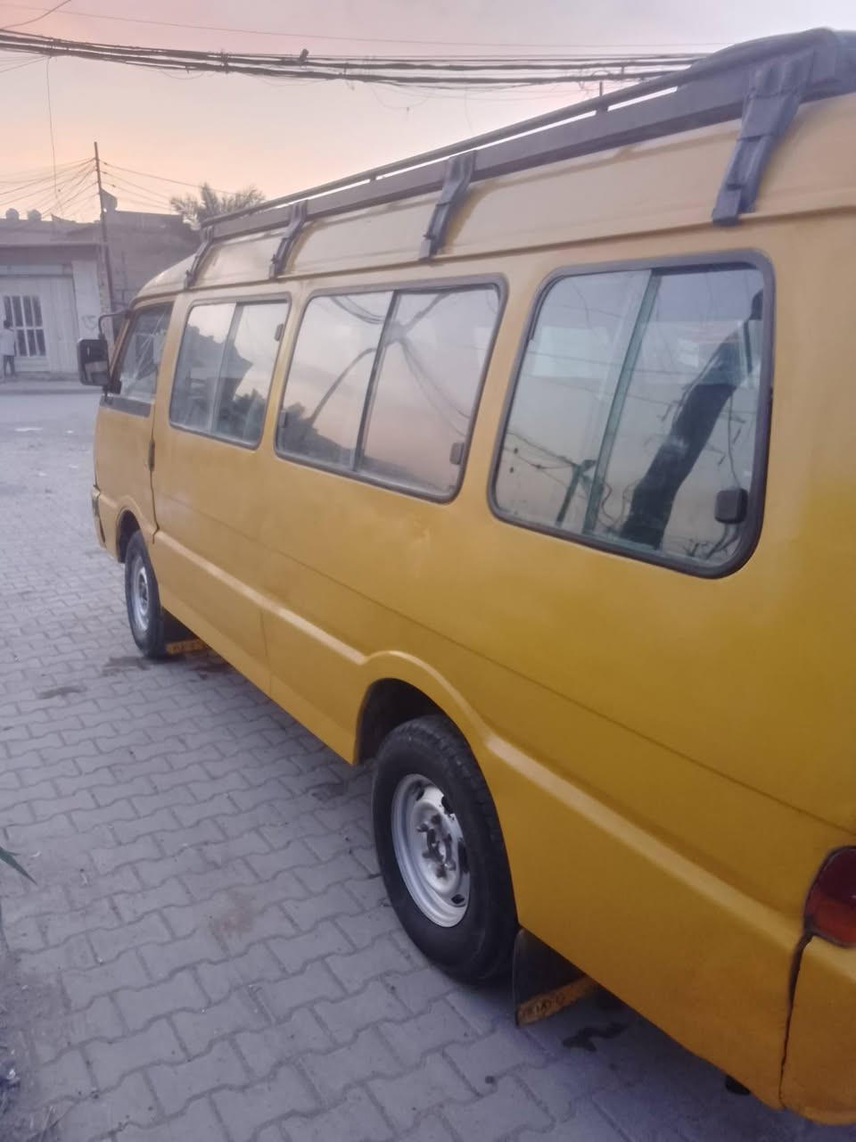سلام عليكم كية اسيا البيع موديل ٩٦ راعيها موجود تريد تحويل تريد وكالة مصفرة هية وضربة بس غرامات مرور على المشتري مليون وميتين كير اكسن مكينة كفالة صدر جديد تخم تاير جديد سعر ٣٥ *********** وتساب موجود
