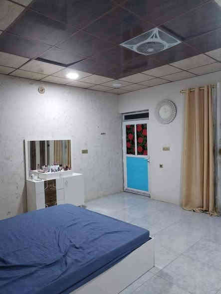 بيت ١٠٠ متر للبيع خدمات فول 
فول سيراميك بناء حديث طابقين
درج داخلي وخارحي
طابق الاول غرفة نوم ومطبخ واستقبال وصحيات
وكراج
طابق الثاني
غرفتين نوم
وصحيات
وبيتونه
العنوان كركوك ١٦ اب الأولى 
السعر ٥٥ مليون وبي مجال
للمزيد اتصل بالرقم
***********
