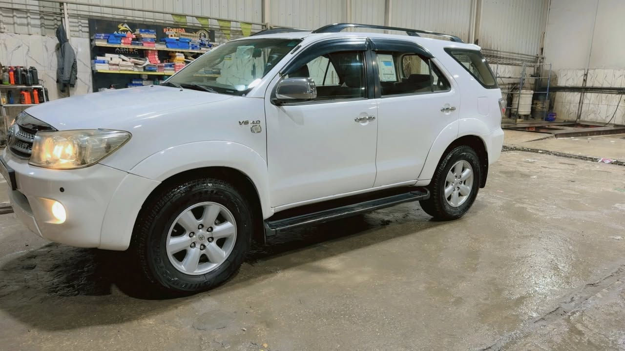 السلام عليكم
تويوتا فورچنر 2010 خليجي 6 سلندر مكينة 4000
فور ويل 7 راكب 3 قطع تبريد تحكمات ستيرن كروز سرعه حساس امامي خلفي كامرة خلفية شاشة ماشية 102 الف كيلو متر  السيارة البدي مكفول من الصبغ عدا البلاستك نظيفة جدا كير مكينة صدر امامي خلفي مع الدبلات جديد مشط استيرن جديد منظومة بانزين إدامة كاملة بدلت طخم نوزلات اصلي +مجاول+ عبوة فيت بم 
مكان السيارة بغداد حي العامل وبأسم خالي لان مكلف من عنده بالنشر والبيع 
السعر 17500$ وبيها مجال ان شاءالله
للاستفسار :::
***********
***********
***********
