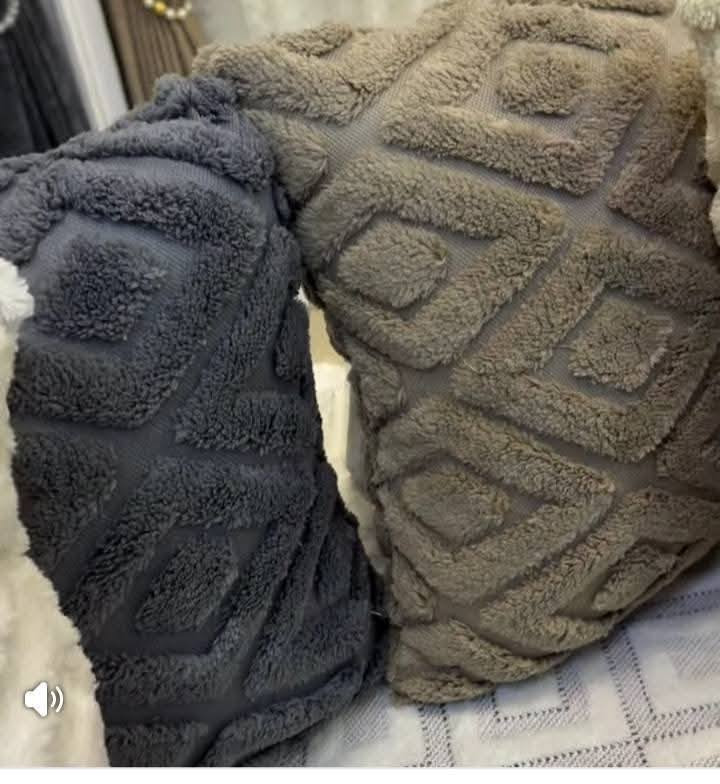 كوشات بؤهيمي الوان مميزه سعر الزوج 5الاف 
عنوان سبع البؤر شارع بلقيس مقابيل جمله حسين


**إذا كنت صاحب هذا الإعلان وتريد حذفه لأي سبب، رجاءا أرسل رسالة إلى الدعم الفني**