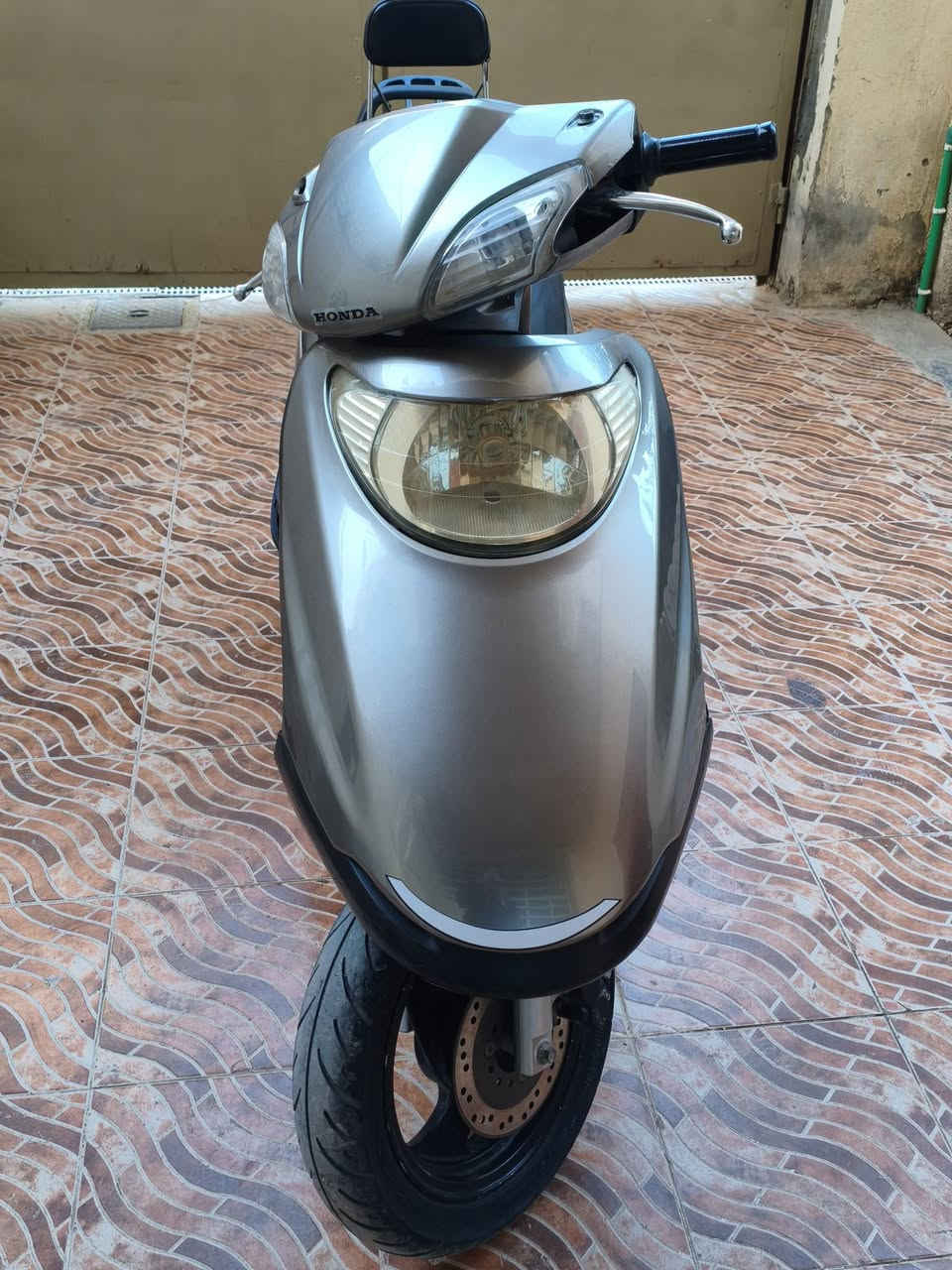 سبيسي مجفته وكامله ونضيفه ما عوزه شي سعر 650الف ***********
