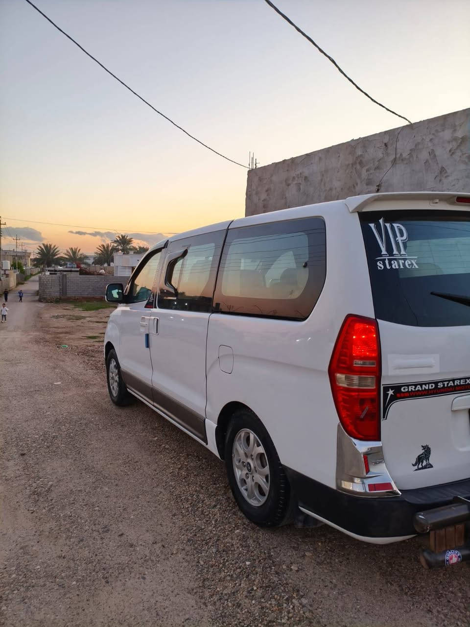 سلام عليكم للبيع ستاركس 2012 رقم بغداد اجنبي تحويل ثاني يوم محرك جديد لا بخار لا تنقيص مصفره من كلشي ضررها امئشر علي بل الصور الباقي كفاله سعرها 155بيها مجال غليل مكان السياره الانبار الرمادي جويبه النساف رقم الهاتف ***********
***********
.
