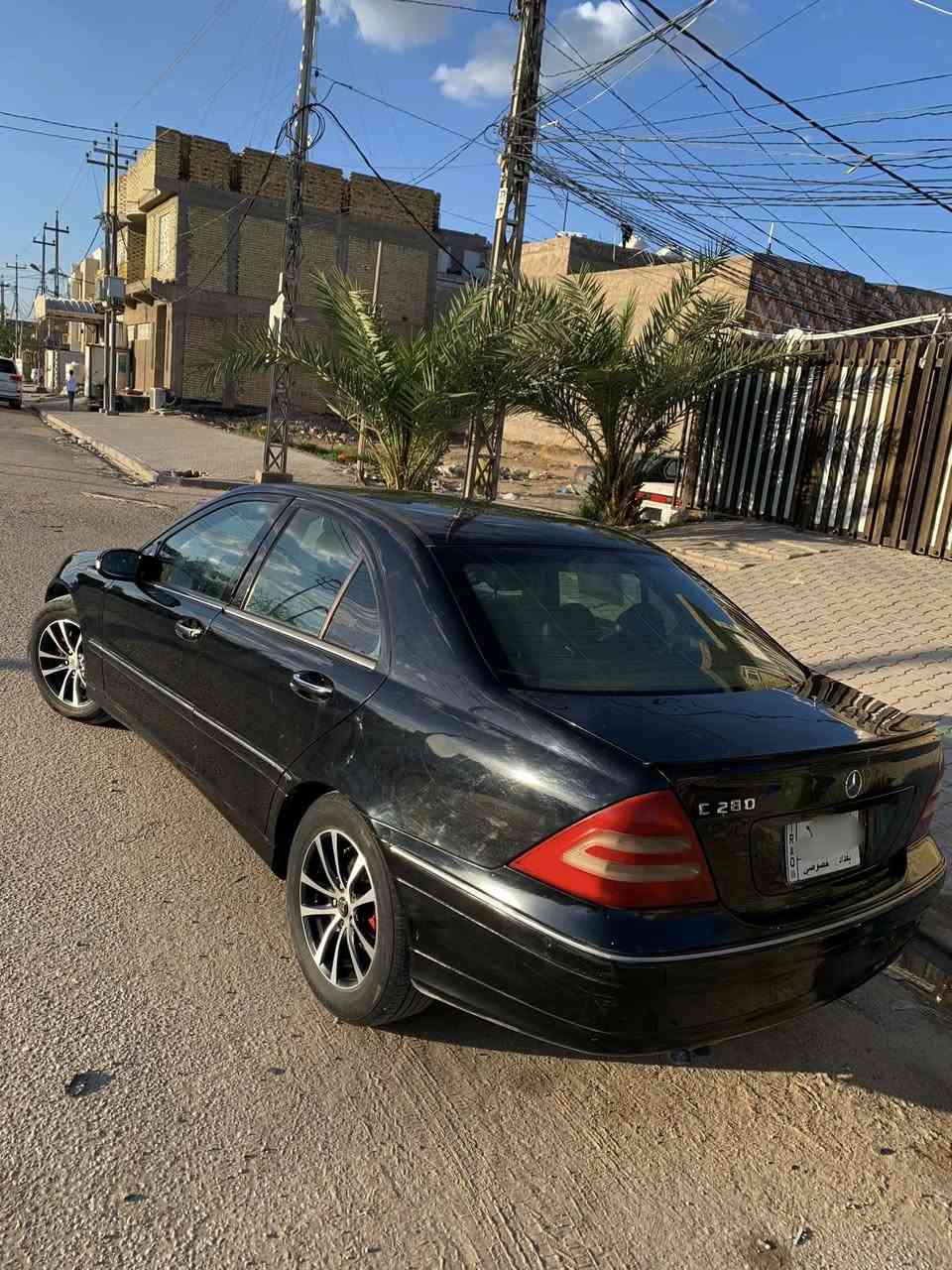 سي ٢٨٠ مديل ٢٠٠٦ محرك   ٣.٥  v6
رقم بغداد باسمي محرك جديد 
كير جديد 
حداديه جديده  
تبريد ثلج 
بيهه رش اربع قطع 
داخل سياره جلد وكلش نضيف 
ومواصفاته معروفه 
 
مكان سياره نجف 
ستفسار تصل ***********
سعر مناسب
