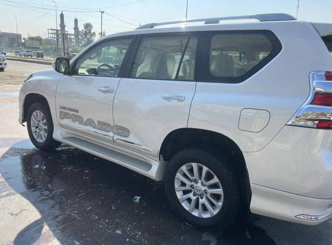 للبيع برادو VX موديل 2016 (أعلى فئة)
المواصفات:

- اللون: أبيض
- الفئة: VX أعلى فئة
- محرك: 6 سلندر
- دبل (دفع رباعي)
- خمس كامرات (360 درجة)
- استيرن متحرك
- كشنات كهربائية تدفئة وتبريد
-  فتحة سقف
- شاشة
- سنسرات أمامية وخلفية
- تحكم مقود
- كير أوتوماتيك
- رقم مميز
- العداد: 110,000 كم

حالة السيارة: نظيفة ( ضربه بسيطة في الباب خلف السائق فقط)
(حداديه جيدا جداً)
السعر: 38,000 دولار
المكان: بغداد – البلديات
للتواصل: (‭ 770 186 3739‬)
(‭782 883 6488‬)


**إذا كنت صاحب هذا الإعلان وتريد حذفه لأي سبب، رجاءا أرسل رسالة إلى الدعم الفني**