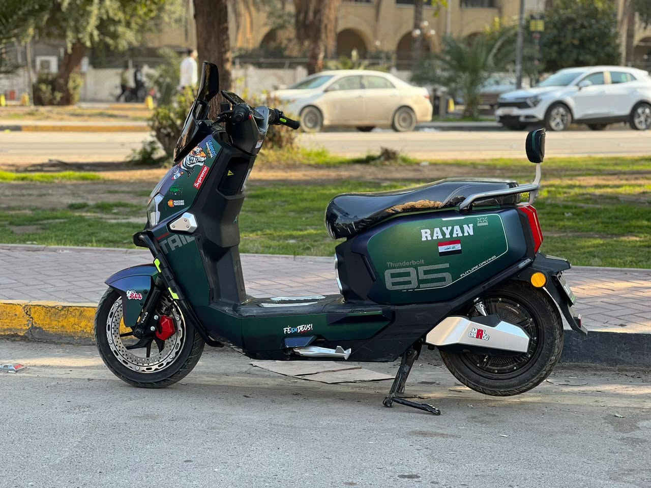 سلام عليكم شباب دراجه البيع استخدام 10 يوم فقط وصل الشراء موجود ابسمي 📢 الصاعقة ⚡ وحش من وحوش الشارع 
✨ إصدار جديد موديل 2026 – بشكل أجرأ وأقوى من أي وقت مضى!

🔰 المواصفات الفنية: 🔸 محرك عملاق حقيقي 2000 واط
🔸 6 بطاريات كبار كرافين كاربون جل مسطرة أصلية (35 أمبير / 72 فولت)
🔸 ميزة تحكّم بالسرعات 1 / 2 / 3 /4لتتناسب مع كل أسلوب قيادة
🔸 شاشة كبيرة (آيباد) لعرض السرعة والمعلومات
🔸 كشافات أمامية LED دائرية بإضاءة فائقة
🔸 ميزة TTFR – RECHARGE SYSTEM عند استخدام البريك (نظام ذكي لتوفير الطاقة)
🔸 قفل سرعة لتثبيت القيادة
🔸 بريك هايدروليك ديسك أمامي وخلفي
🔸 إمكانية الرجوع للخلف
🔸 هورن + منفذ شحن للموبايل + جيب للهاتف
🔸 أضواء LED أمامية وخلفية + رماش عالي + إشارة رباعية
🔸 سرعة حقيقية تصل إلى 75 كم/س
🔸 مسافة مقطوعة أكثر من 80 كم (حسب الوزن وطريقة الاستخدام)
🔸 مقعد جلد مريح + صندوق تخزين تحت الكشن
🔸 دبلات أمامية هايدروليك + خلفية غاز لقيادة ناعمة
🔸 نظام تشغيل متطور: بصمة (عدد 2) + تشغيل عن بعد + جهاز إنذار ضد السرقة
🔸 شكل جريء ومميز – إصدار 2026
ألعنؤإن بغدآد ألإعضمية 
📞 ***********
