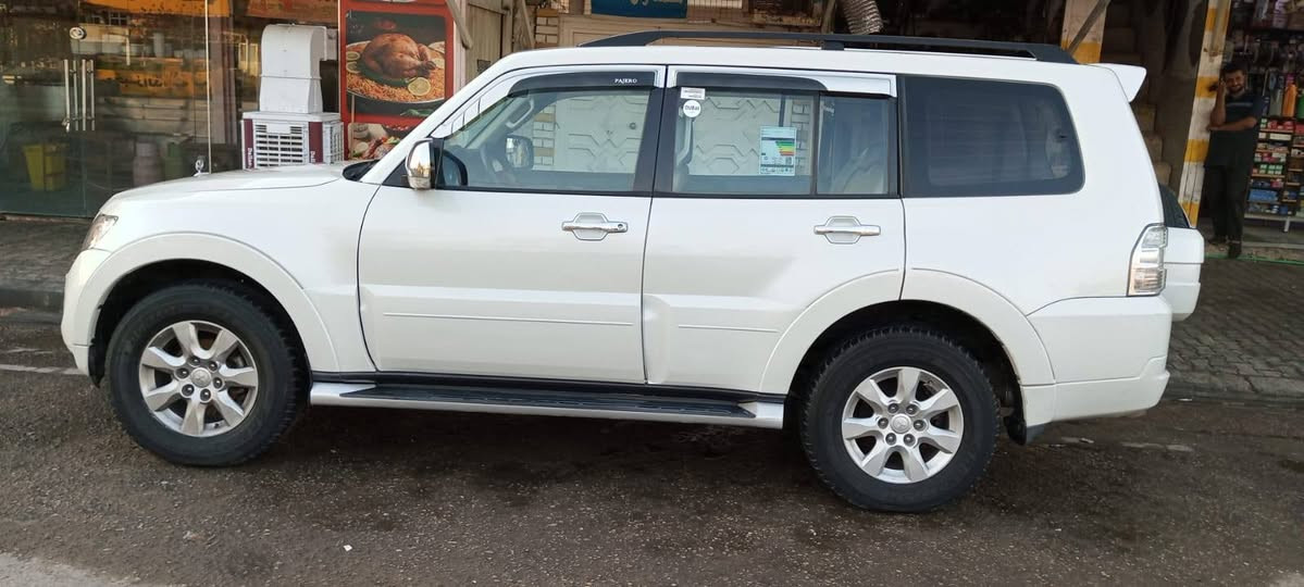 سلام عليكم باجيرو للبيع موديل 10 حبتور زراگ لايت دمام سبعه راكب ثلاجه فتحه كشنات كهرباء وجلد تبريد 3 قطع تخم تاير دنلوب تحكم ستيرن محرك 3500 سياره جديده سعر 150 وبي مجال رقم السيارة بغداد وبأسمي انكليزي رقم الاستفسار *********** موقع نجف
