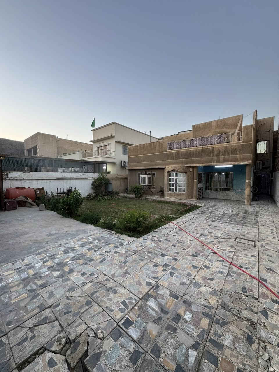 🏛️بيت لبيع في منطقة المشتل 🏛️
🟢محله 726

🟢مساحه البيت 300 متر

🟢واجهيت البيت 12 متر

🟢نزال البيت 25متر

 🟢حديقه كبير

🟢كراج كبير يسع 4سيارات

🟢صالة كبير+هول كبير +مطبخ +3غرف نوم 

🟢موقع البيت قريب عل شارع العام 6بيت الشارع عريض 

الاستفسار الانتصل على هذا الرقم : ***********
